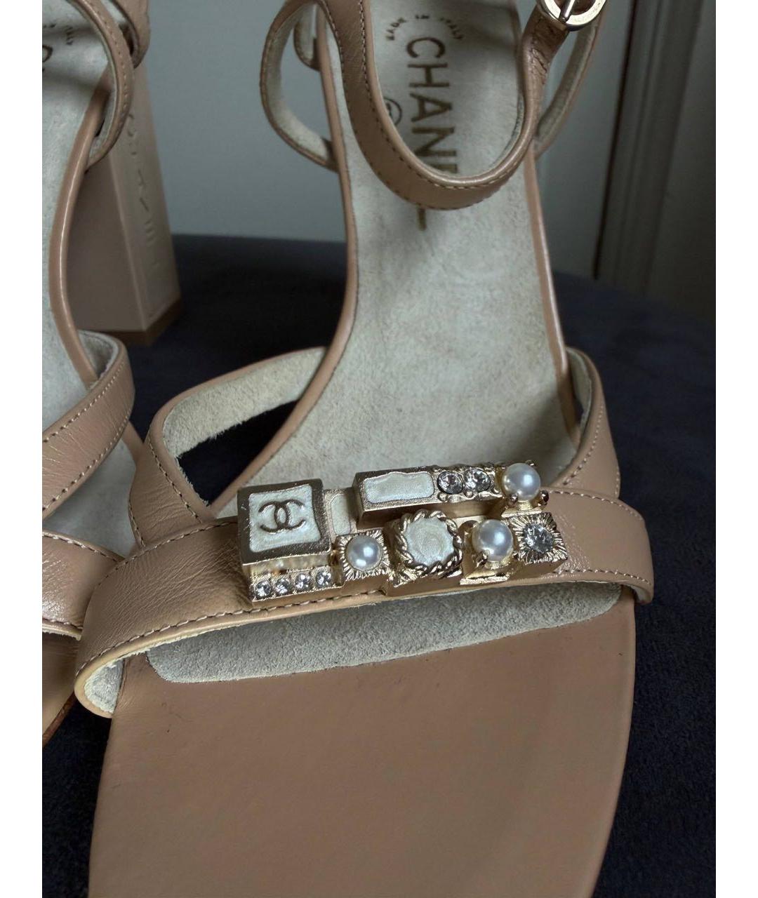 CHANEL Бежевые кожаные босоножки, фото 5