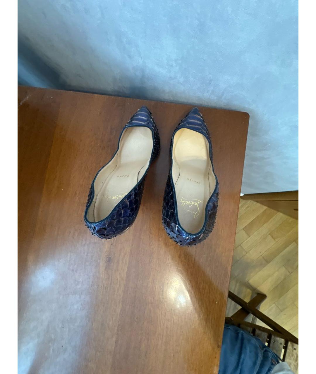 CHRISTIAN LOUBOUTIN Темно-синие туфли из экзотической кожи, фото 3