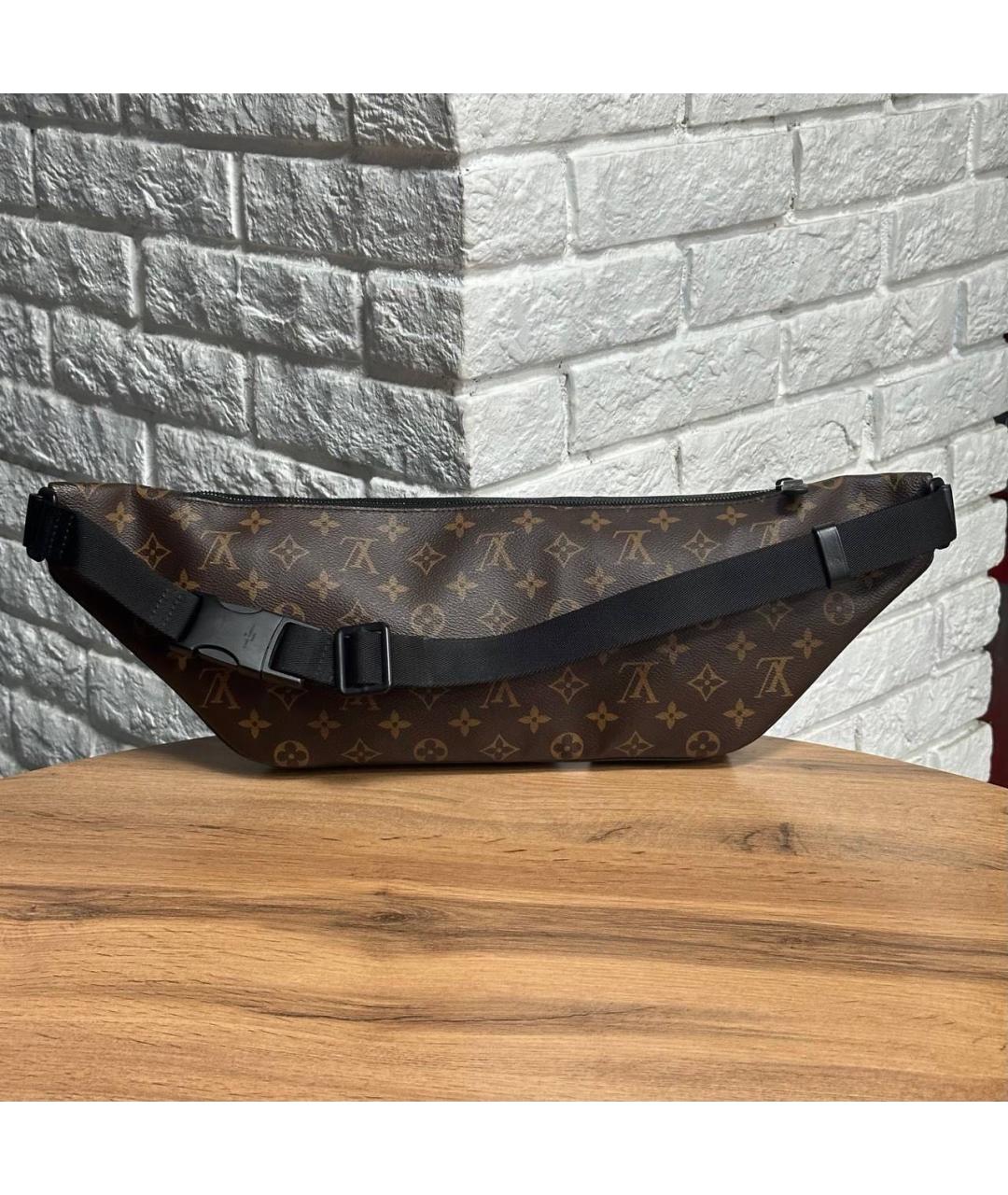 LOUIS VUITTON Коричневая поясная сумка, фото 3