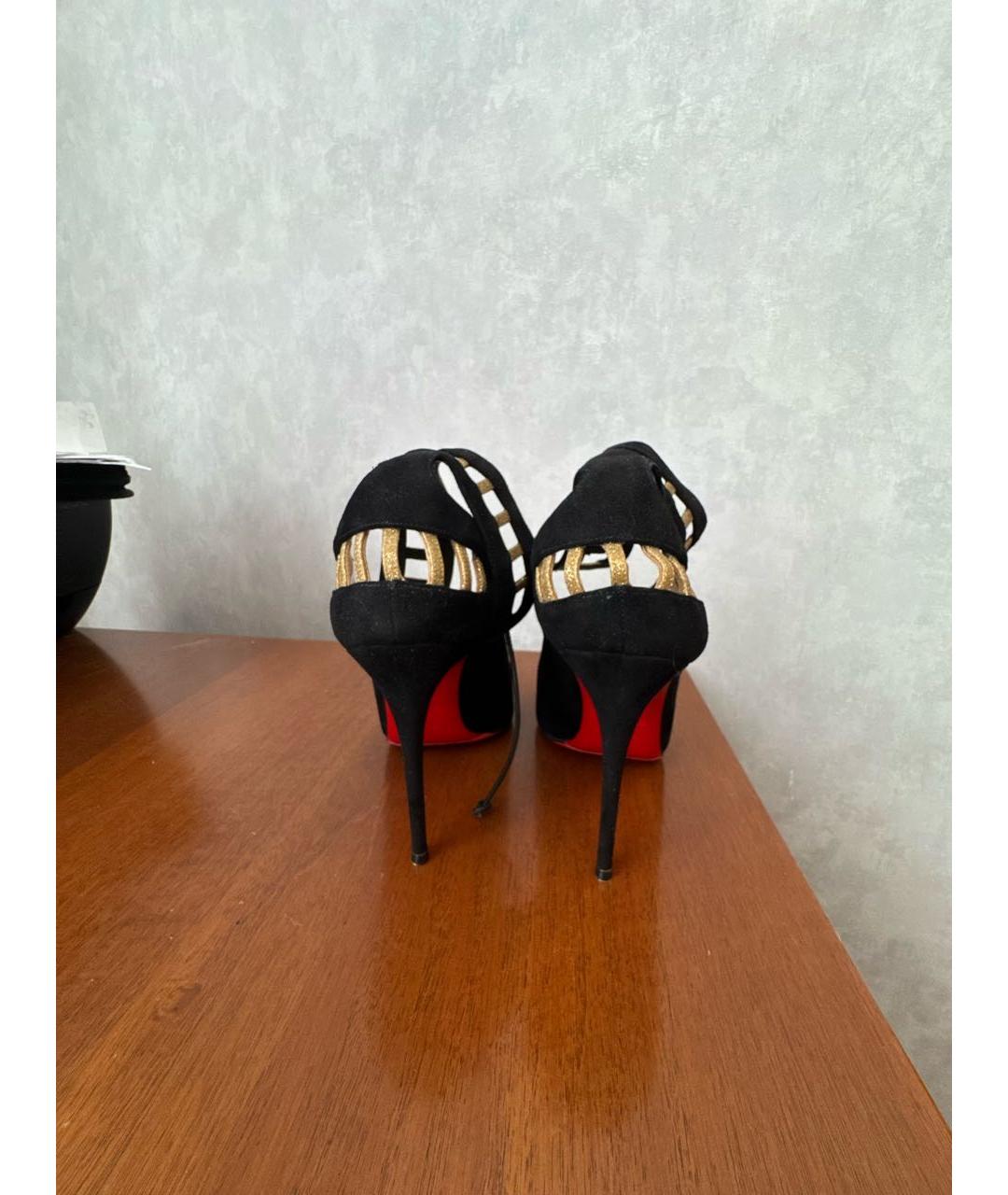 CHRISTIAN LOUBOUTIN Черные замшевые туфли, фото 4