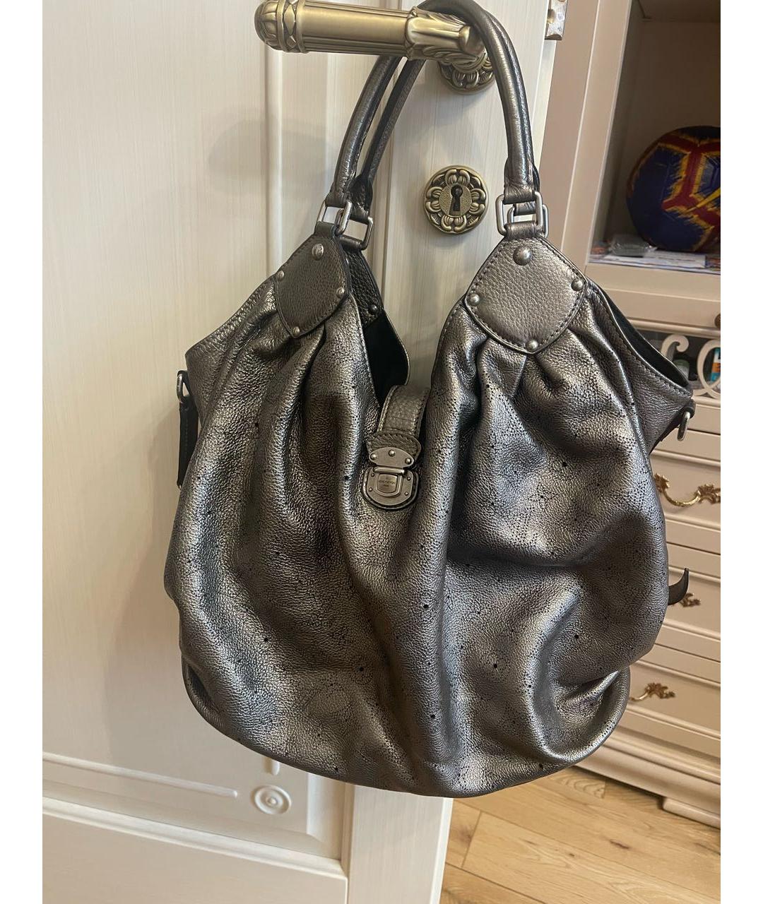 LOUIS VUITTON Серебряная кожаная сумка с короткими ручками, фото 5