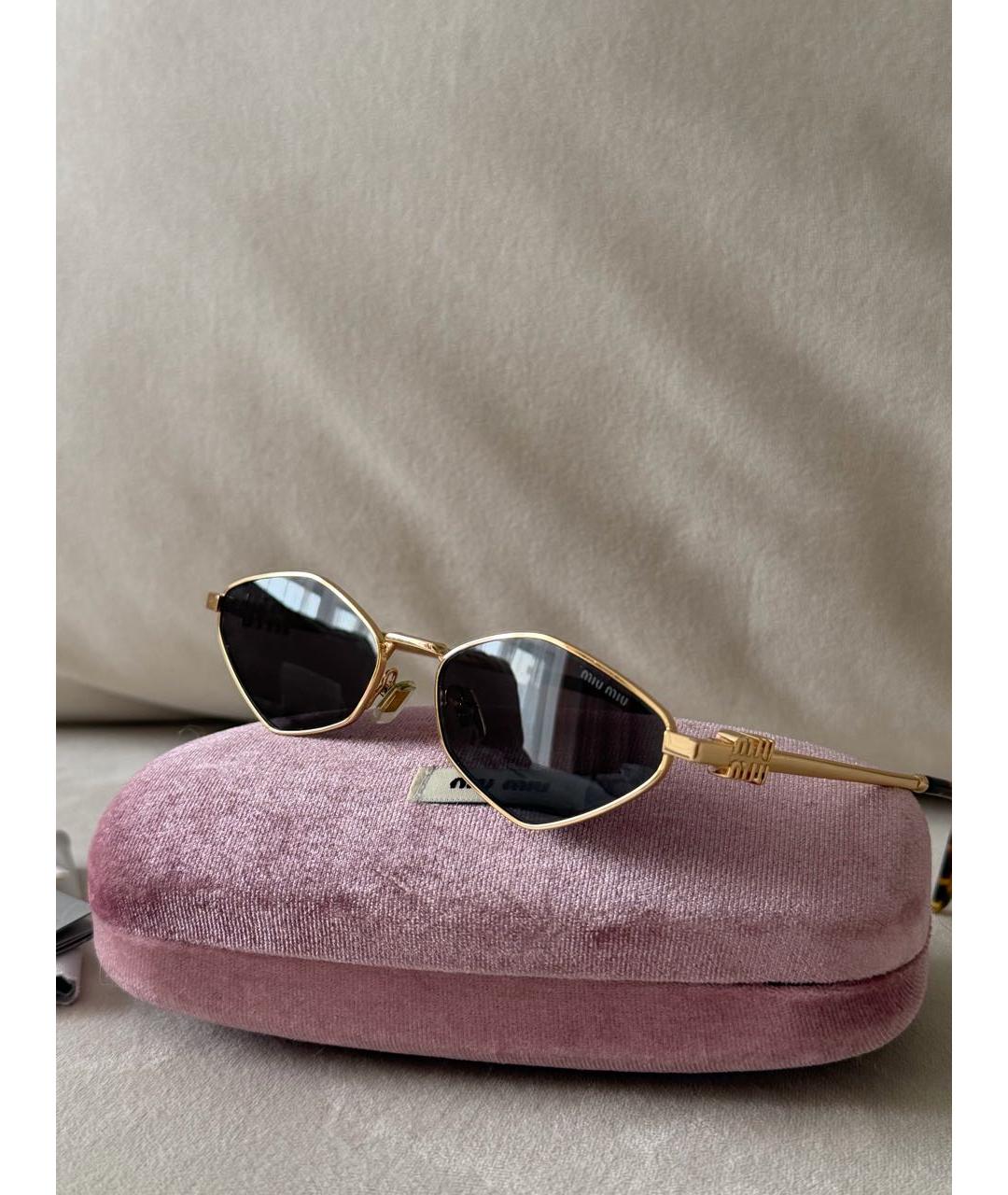 MIU MIU Золотые металлические солнцезащитные очки, фото 4