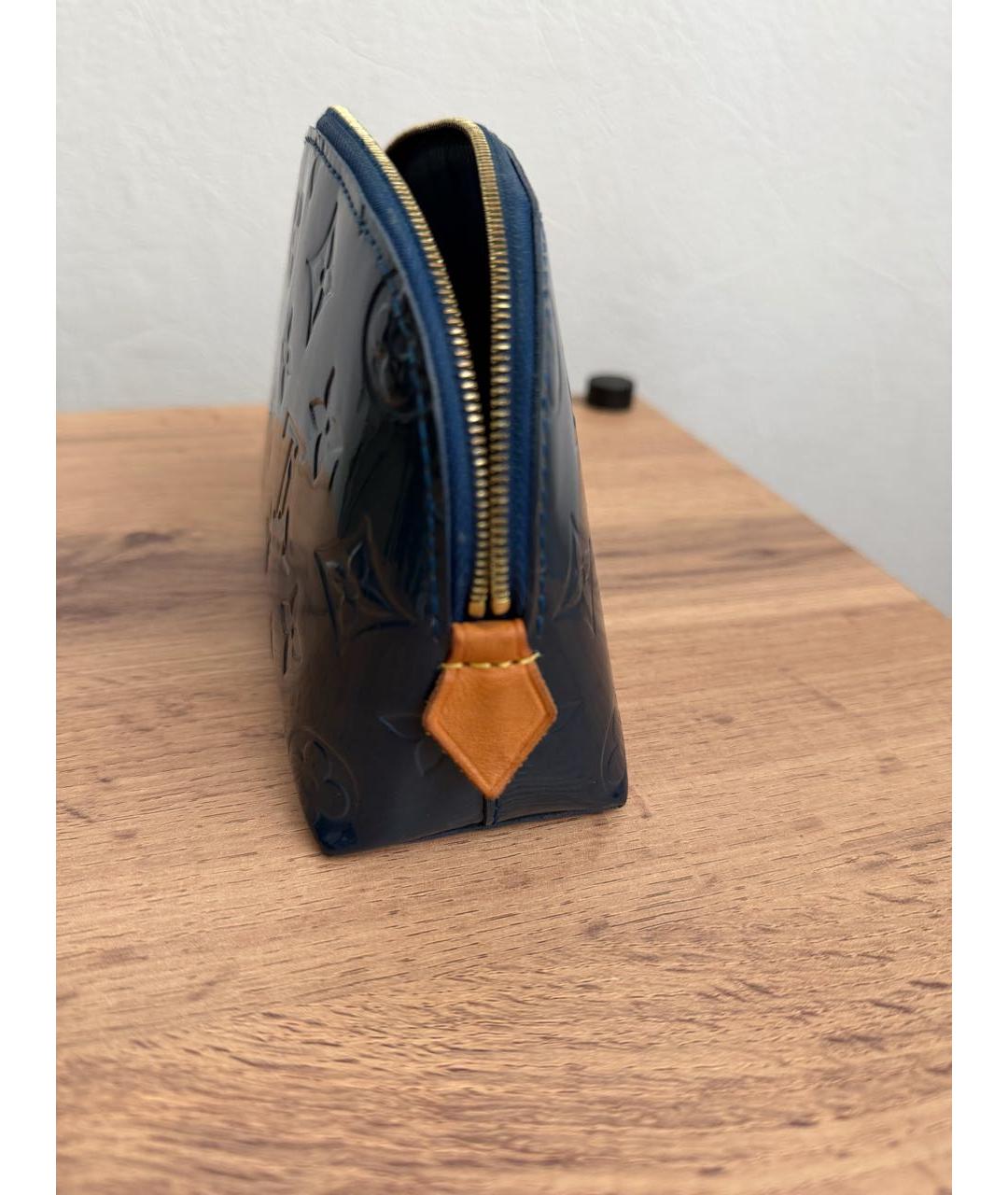 LOUIS VUITTON Темно-синяя кожаная косметичка, фото 5