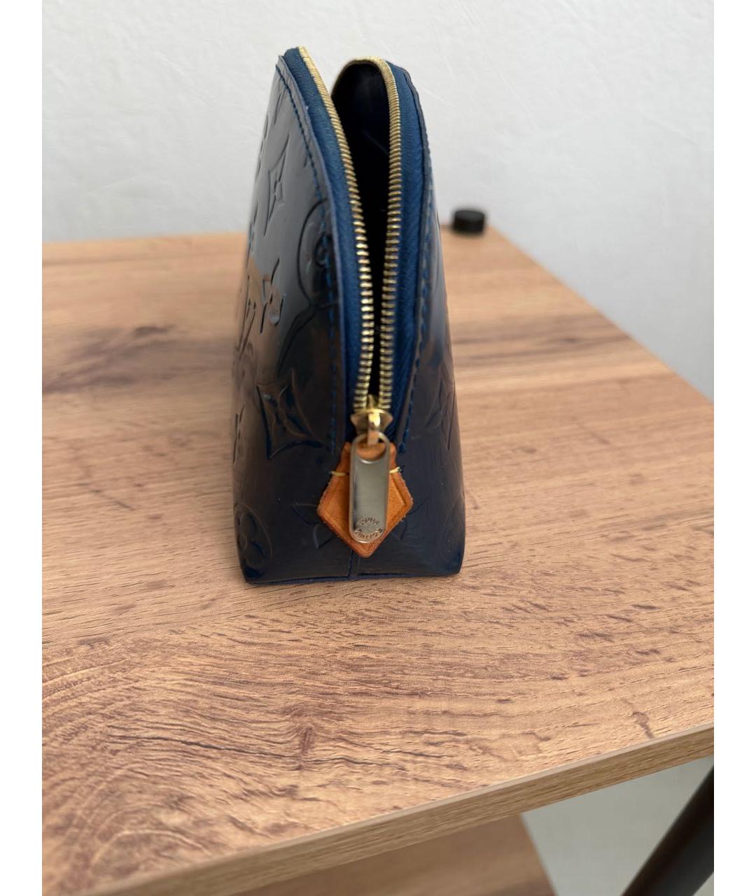 LOUIS VUITTON Темно-синяя кожаная косметичка, фото 6