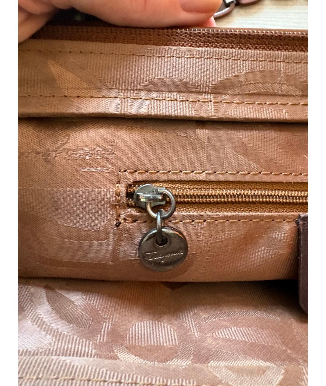 FERRAGAMO Коричневая кожаная сумка тоут, фото 4