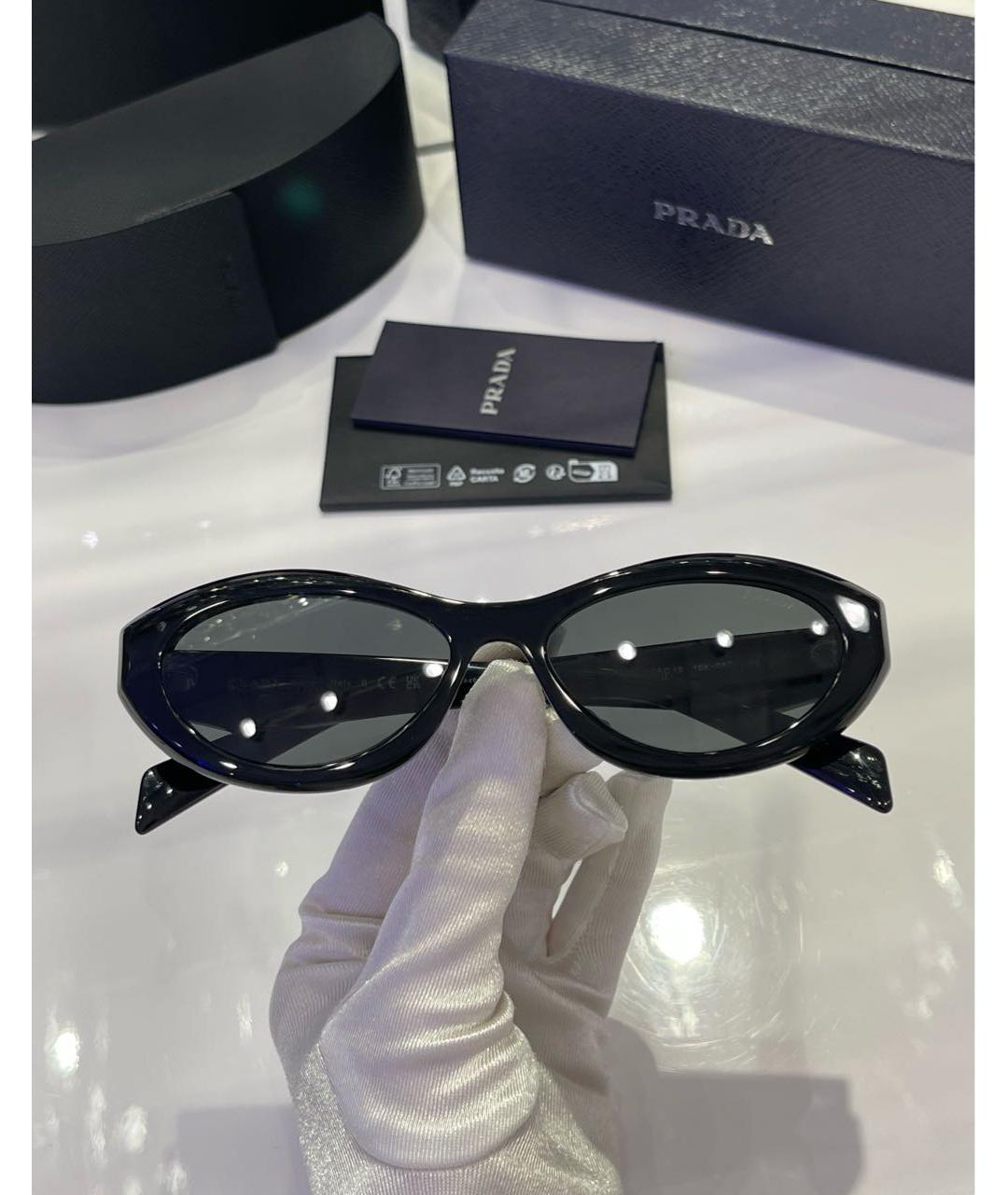 PRADA Черные пластиковые солнцезащитные очки, фото 3