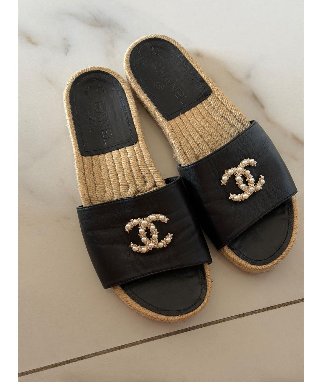 CHANEL Черные кожаные сандалии, фото 2