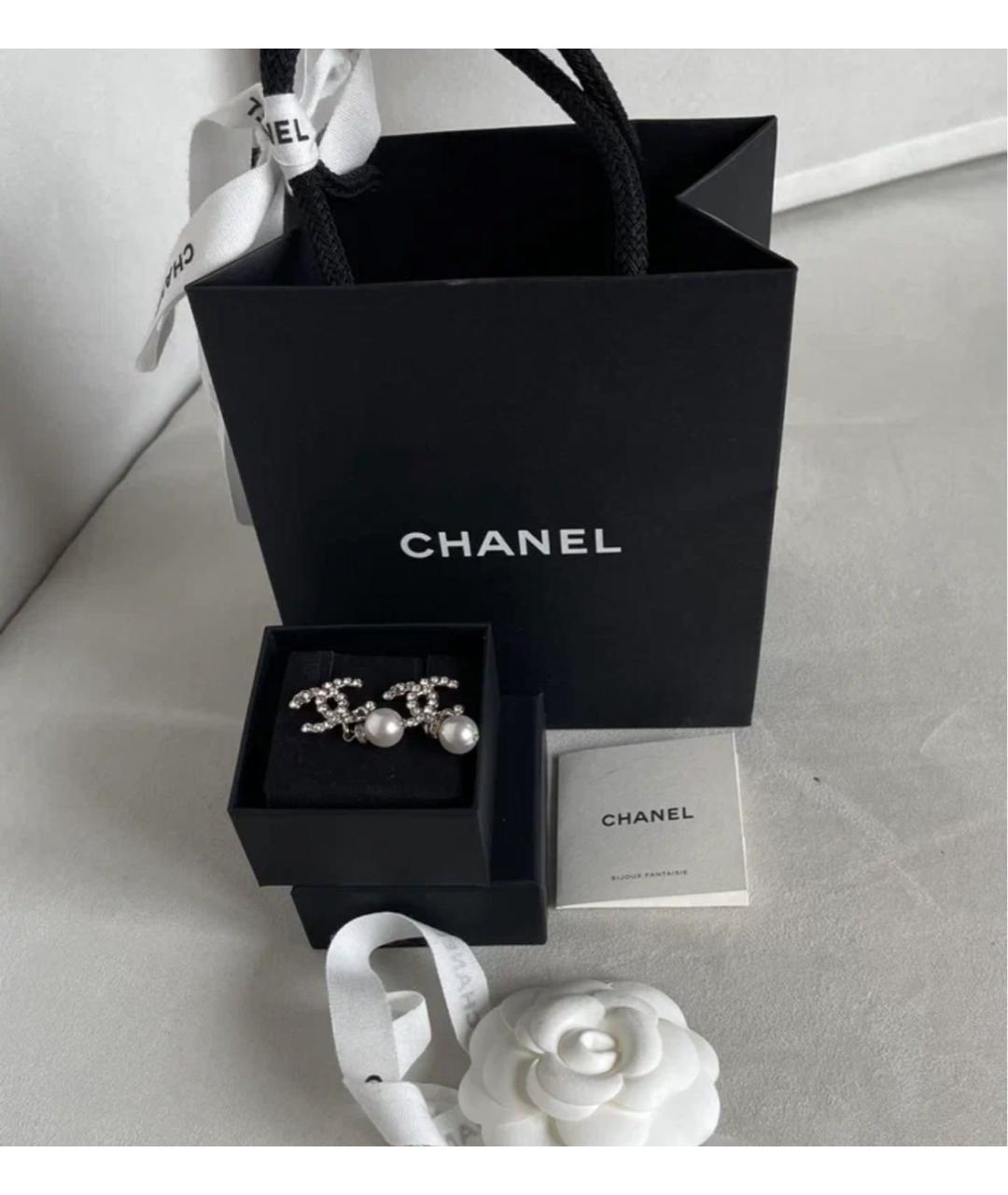 CHANEL Белые металлические серьги, фото 3