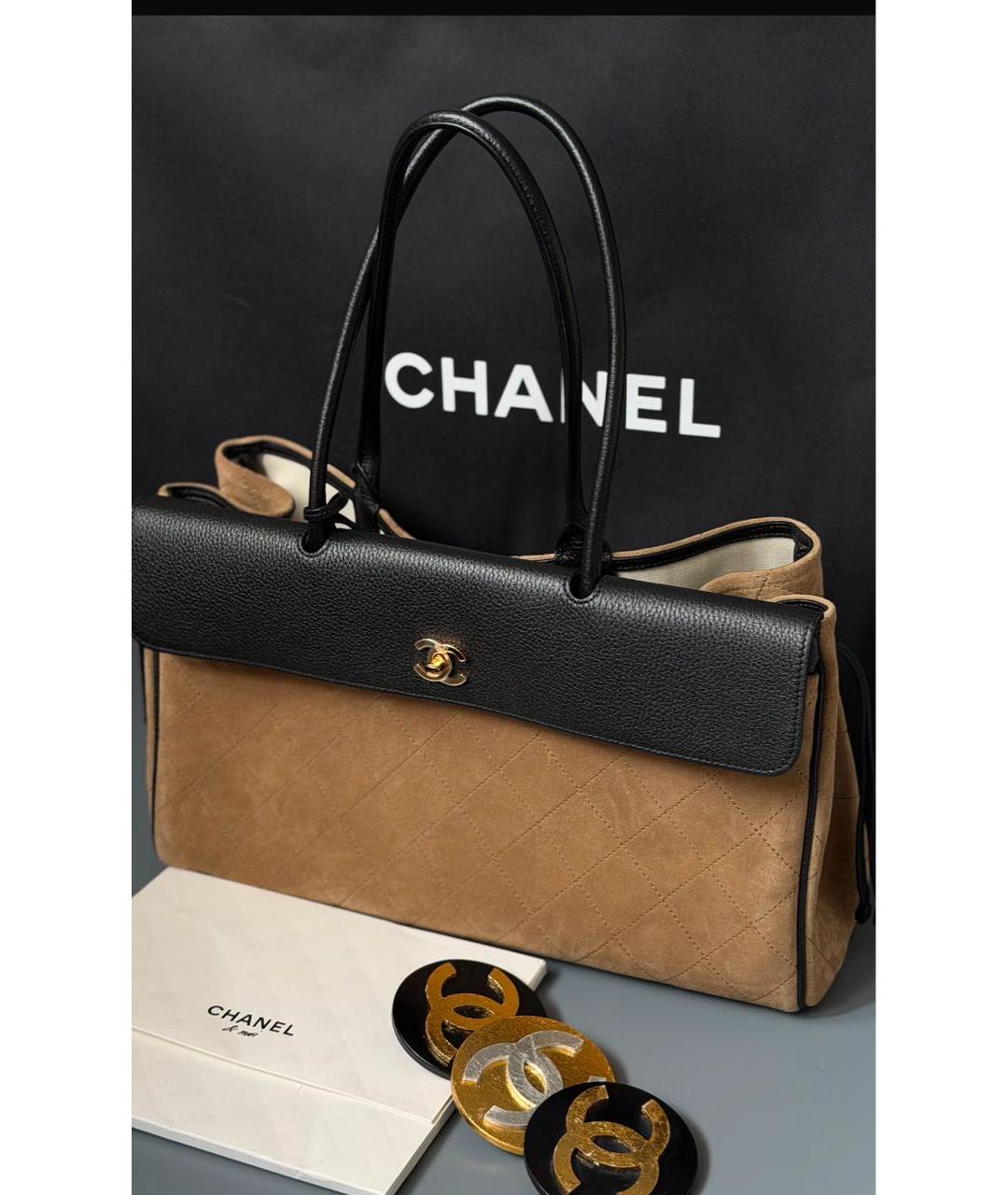 CHANEL Коричневая замшевая сумка через плечо, фото 1