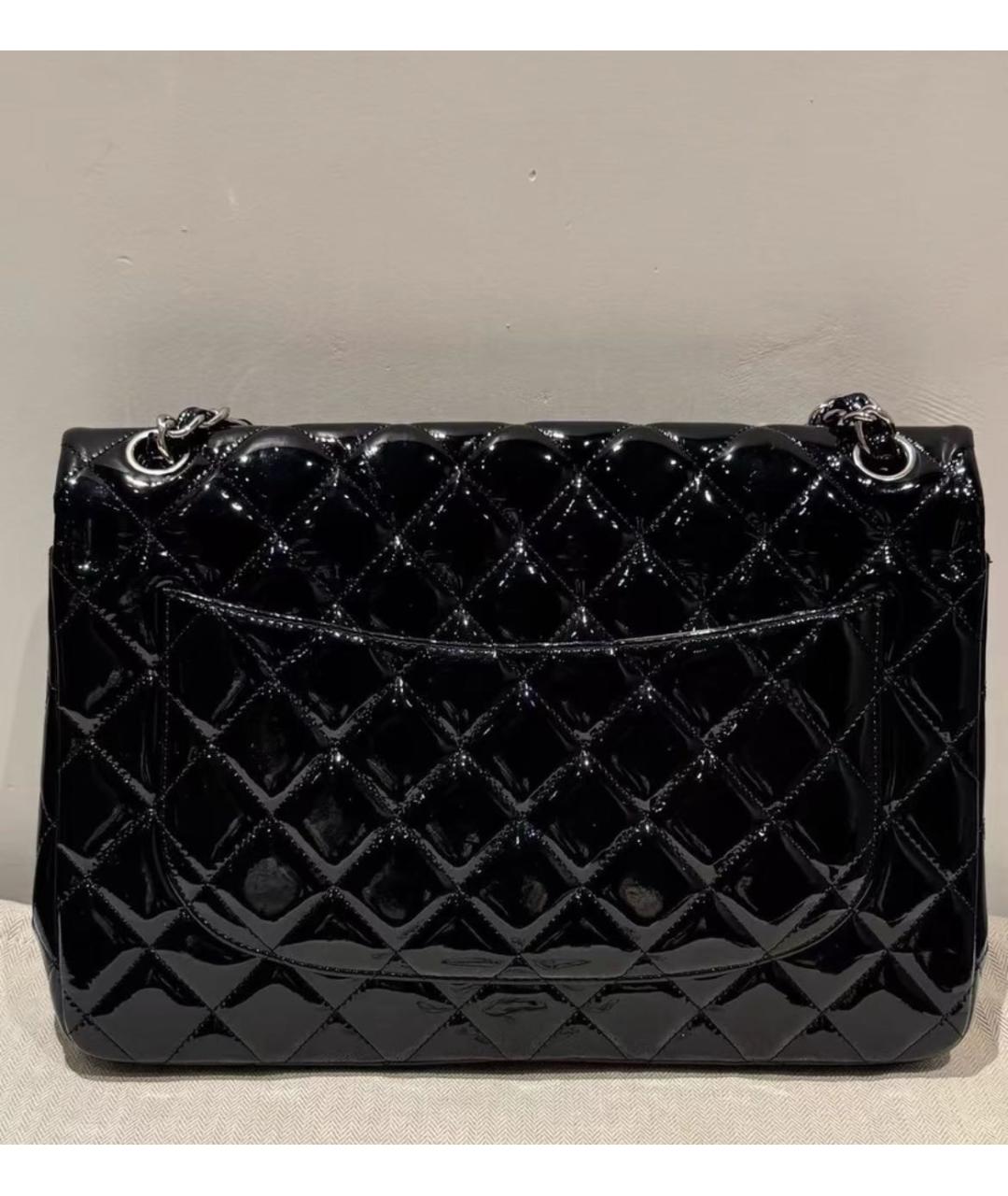 CHANEL Черная сумка через плечо из лакированной кожи, фото 2
