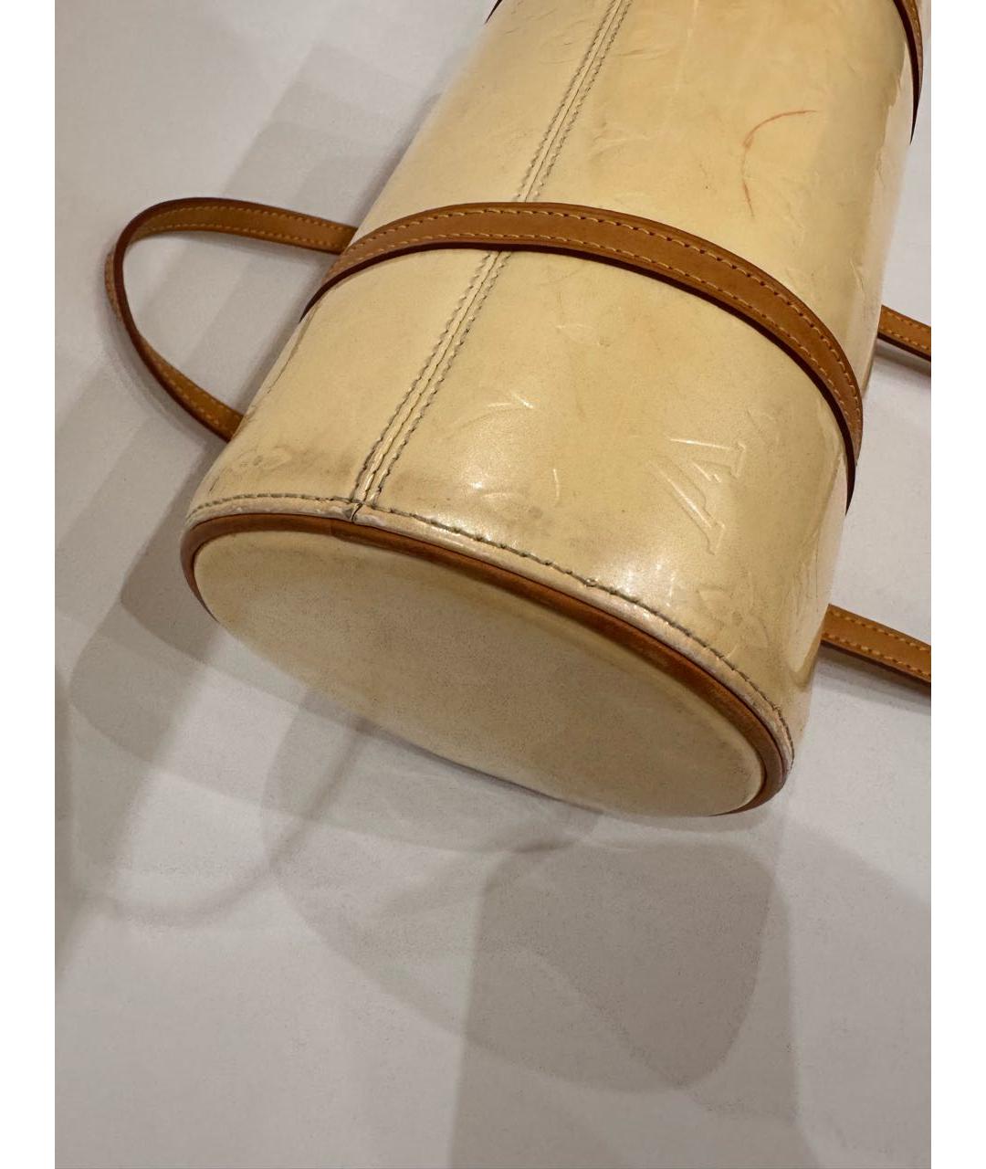 LOUIS VUITTON Бежевая сумка с короткими ручками из лакированной кожи, фото 8