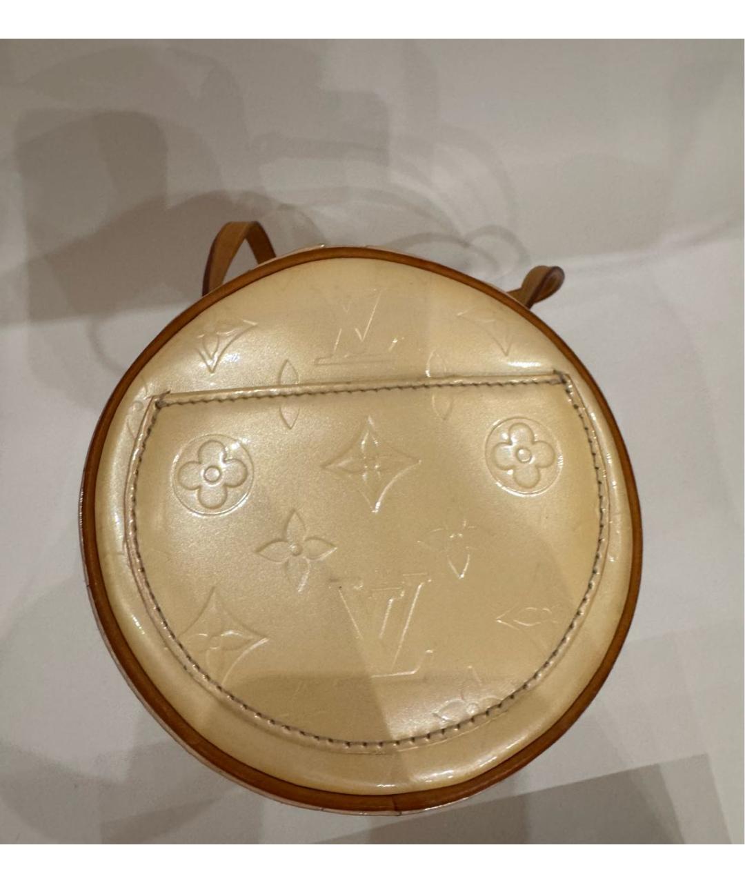 LOUIS VUITTON Бежевая сумка с короткими ручками из лакированной кожи, фото 6