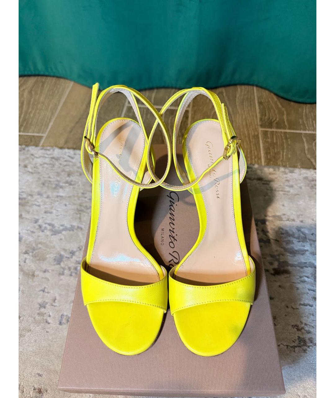 GIANVITO ROSSI Желтые кожаные босоножки, фото 2