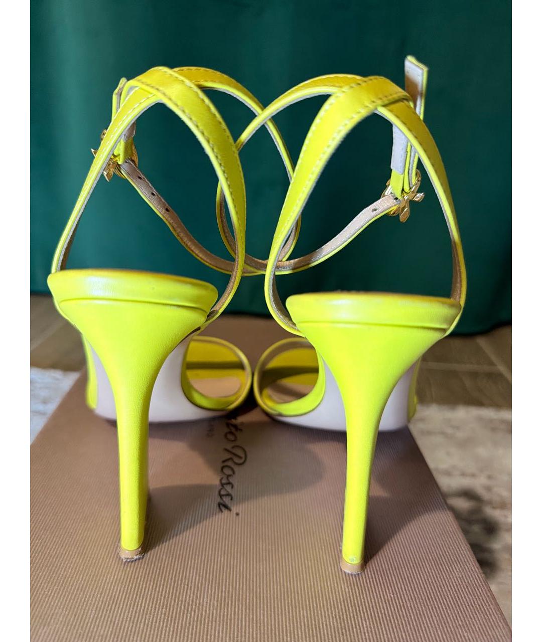 GIANVITO ROSSI Желтые кожаные босоножки, фото 4