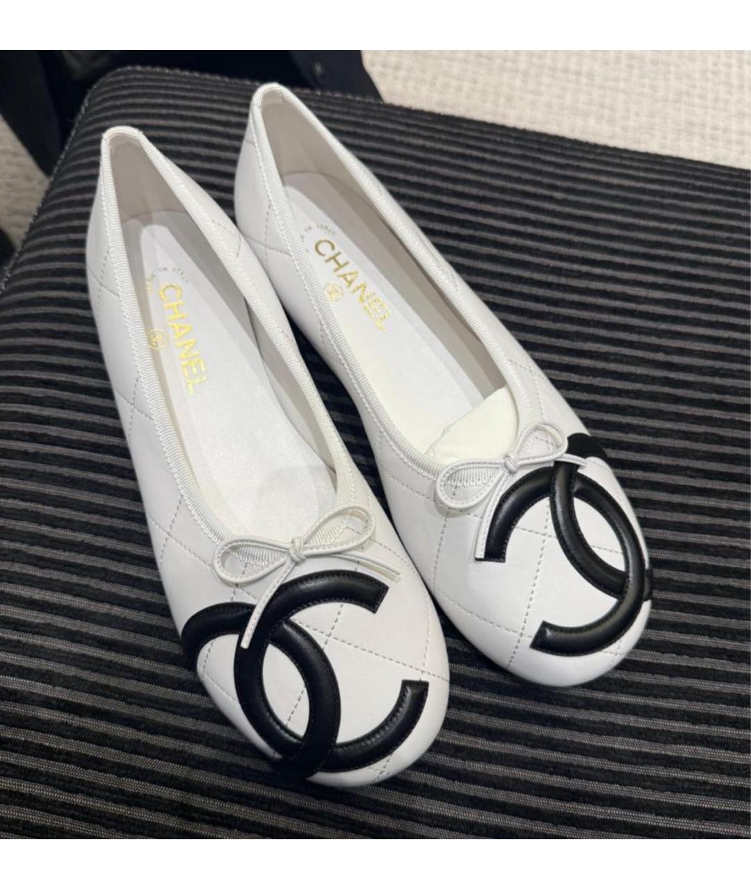 CHANEL Белые кожаные балетки, фото 3