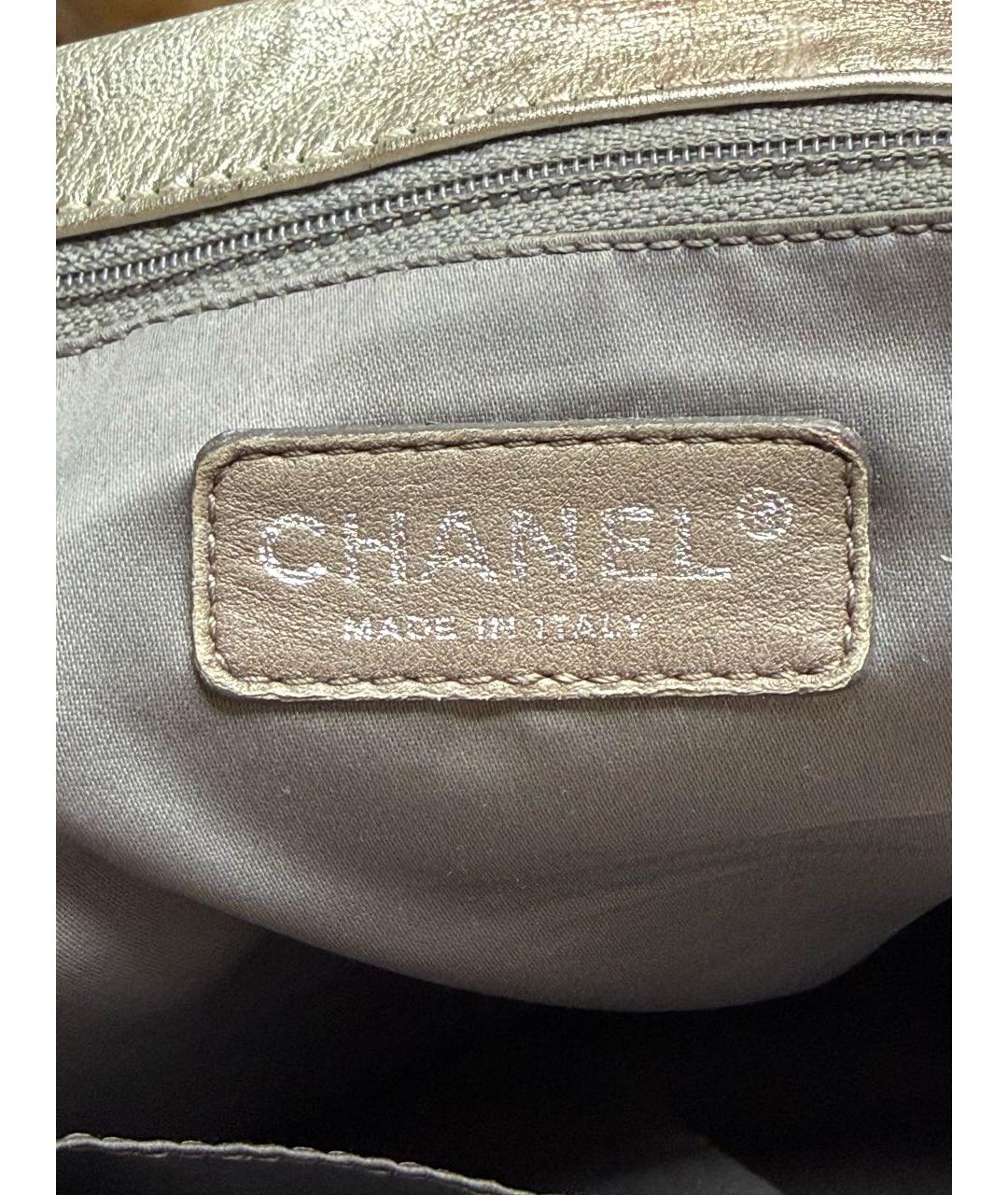 CHANEL Серебряная кожаная сумка с короткими ручками, фото 7