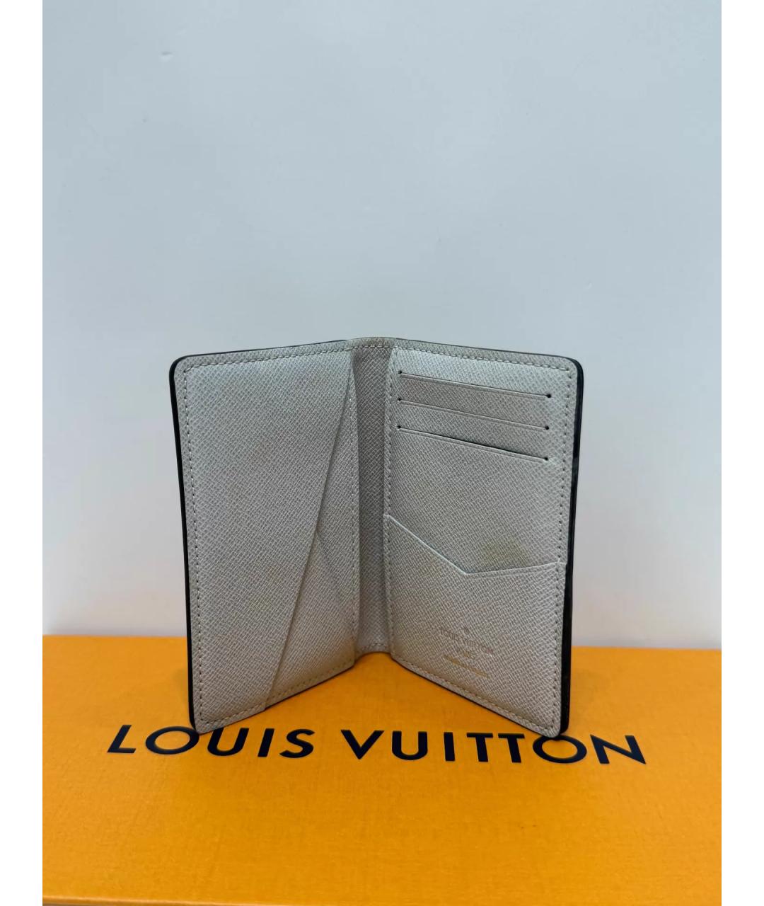 LOUIS VUITTON Серый кожаный кардхолдер, фото 3