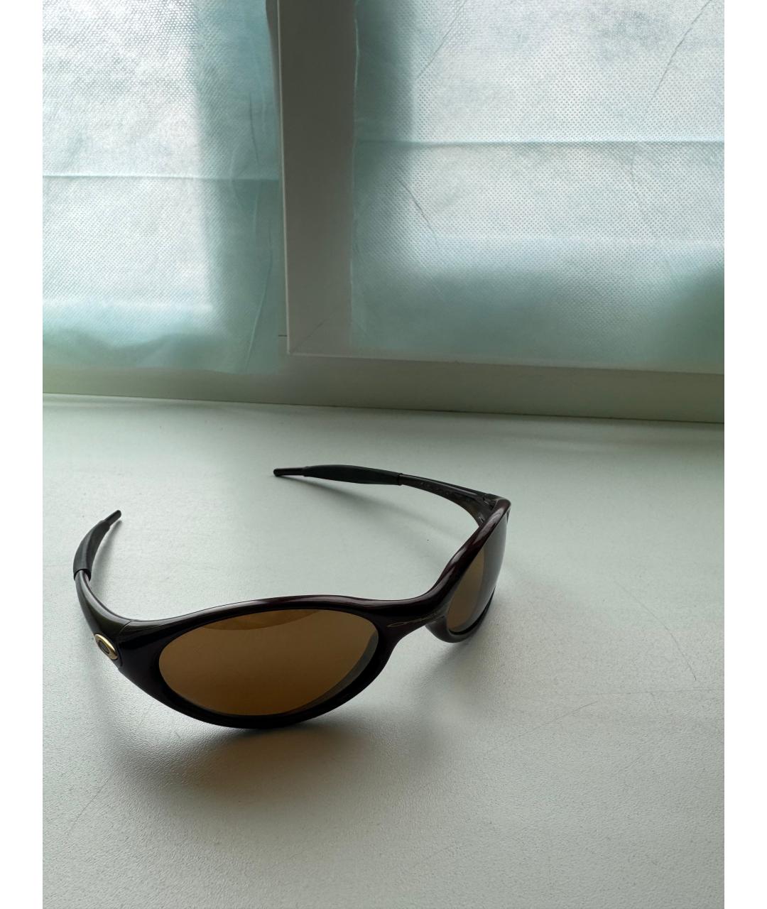 OAKLEY Бордовые пластиковые солнцезащитные очки, фото 2