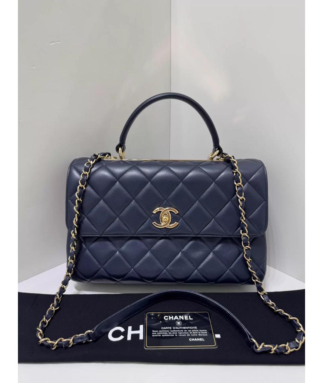 CHANEL Темно-синяя кожаная сумка с короткими ручками, фото 5