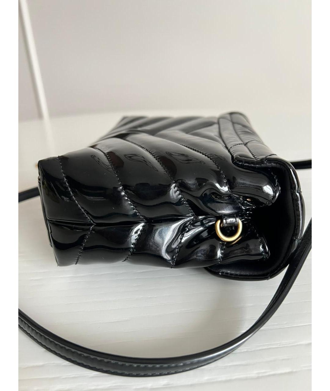 SAINT LAURENT Черная сумка через плечо из лакированной кожи, фото 2
