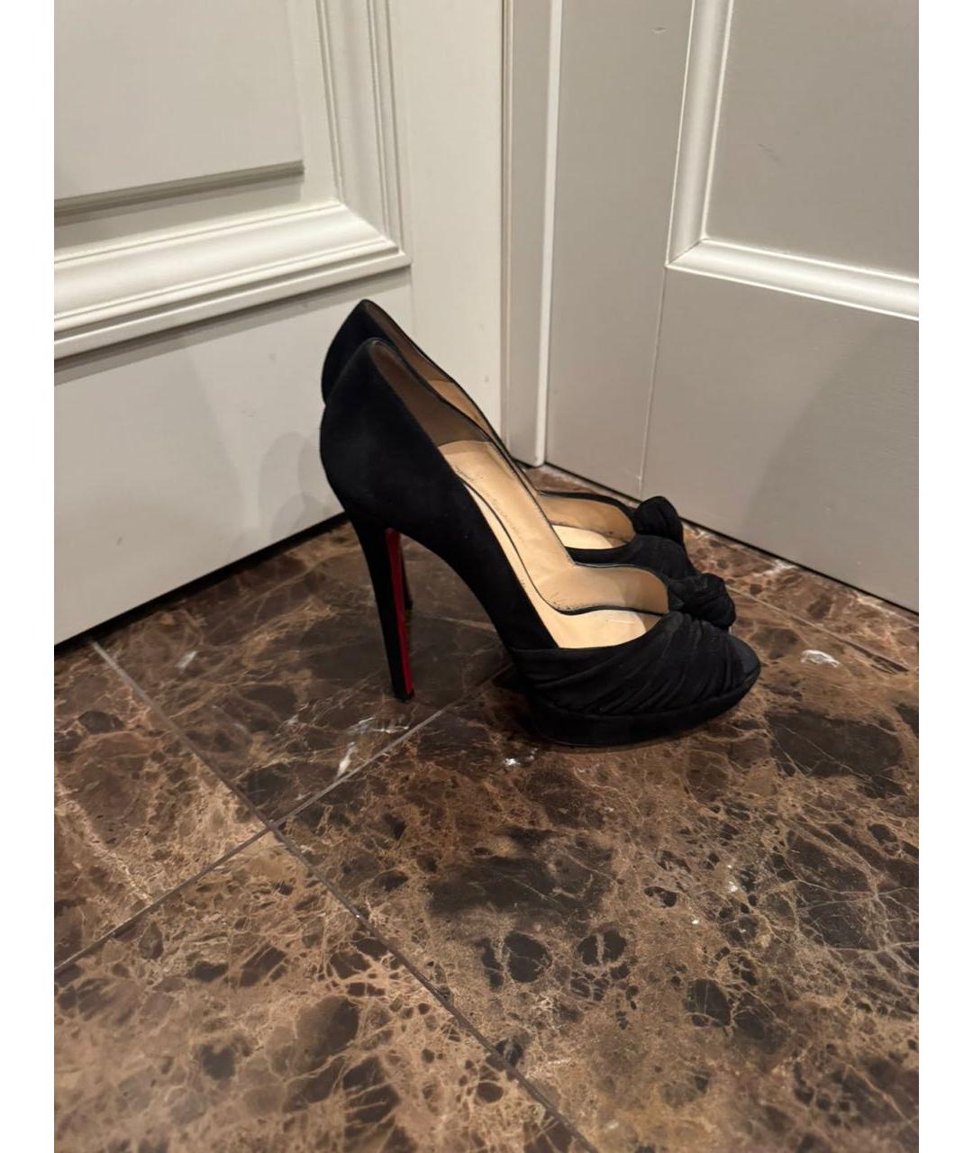 CHRISTIAN LOUBOUTIN Черные замшевые туфли, фото 4