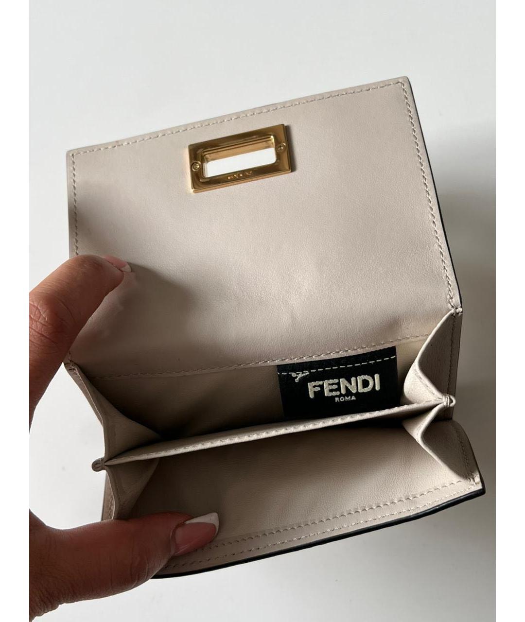 FENDI Бежевый кожаный кошелек, фото 4