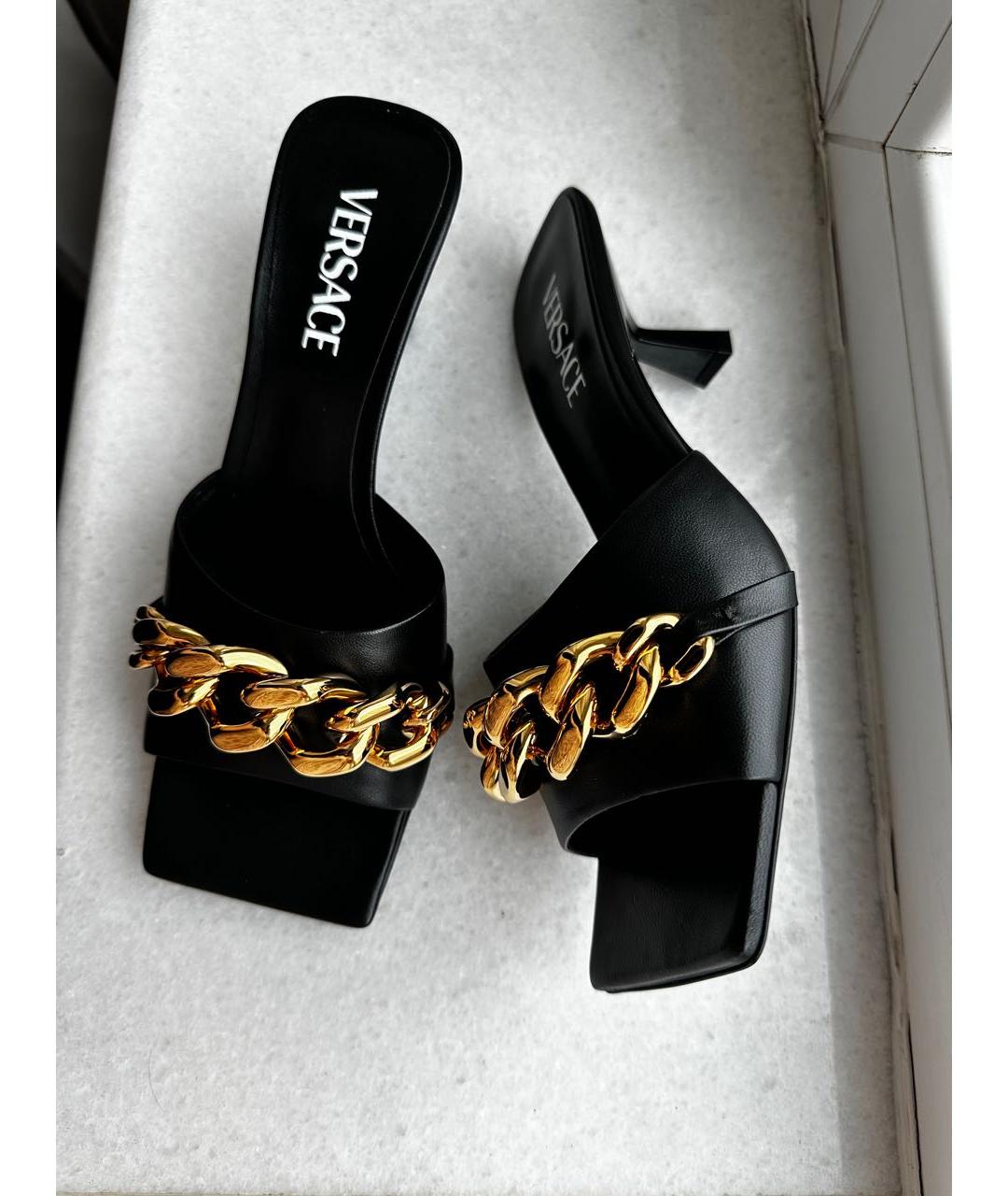 VERSACE Черные кожаные босоножки, фото 2