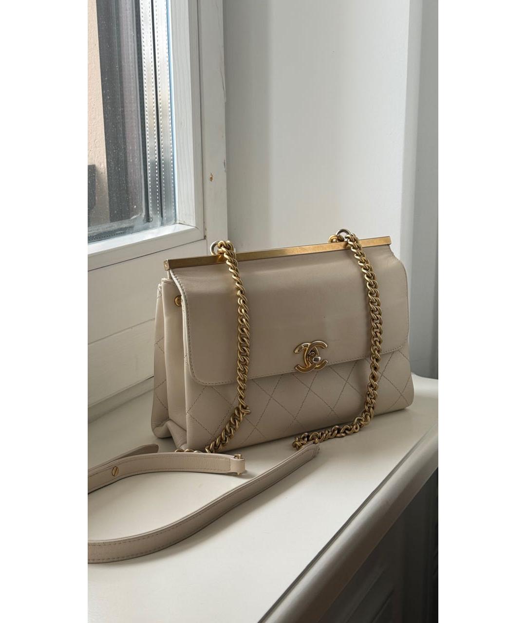 CHANEL Бежевая кожаная сумка через плечо, фото 2