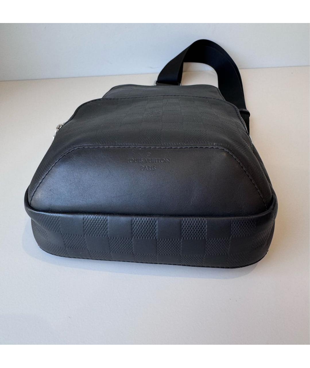 LOUIS VUITTON Черная кожаная сумка на плечо, фото 6