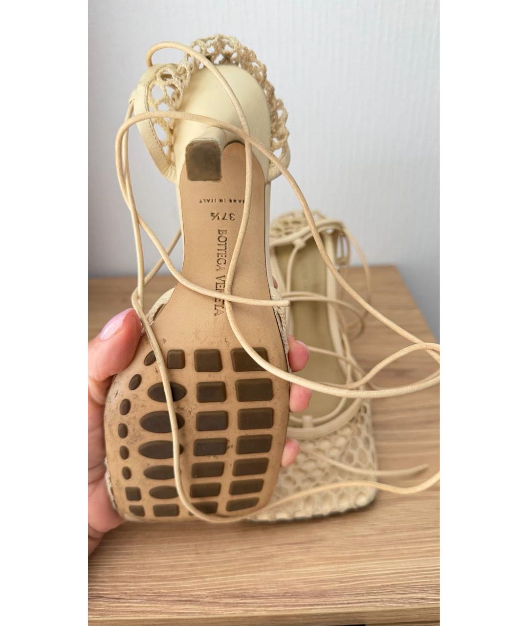 BOTTEGA VENETA Бежевые босоножки, фото 4
