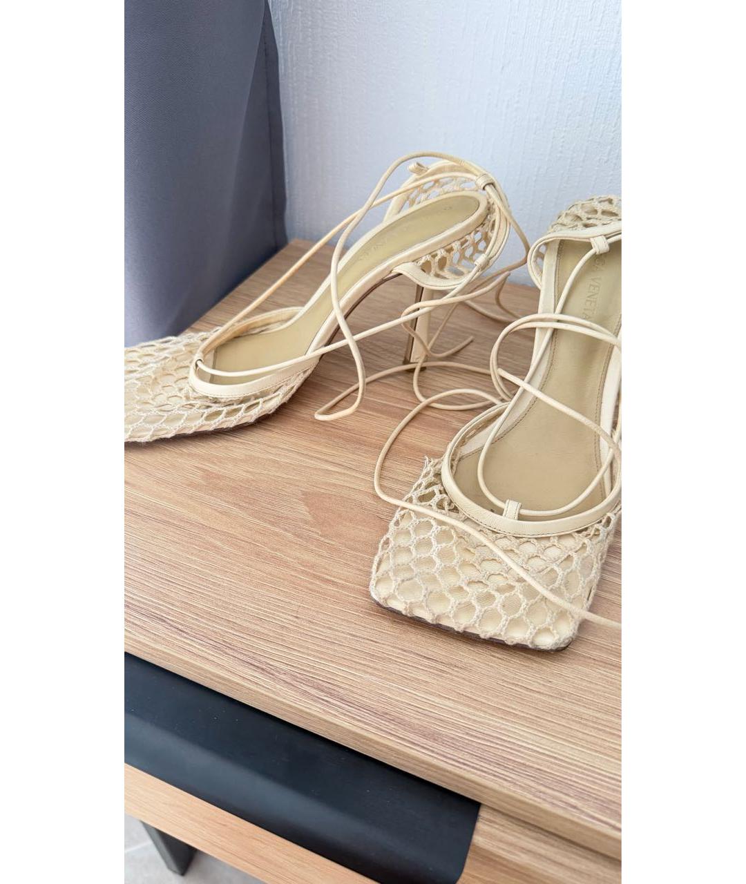 BOTTEGA VENETA Бежевые босоножки, фото 3