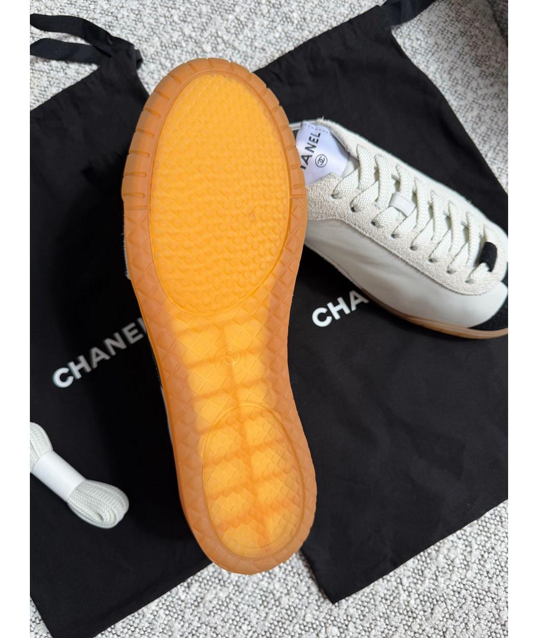 CHANEL Белые кожаные кроссовки, фото 4