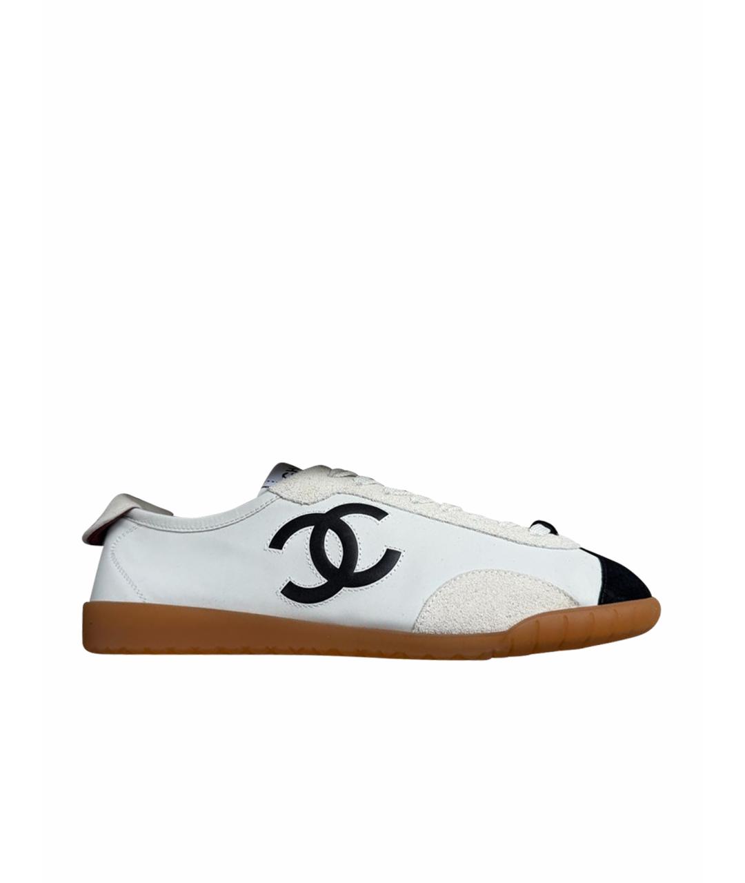 CHANEL Белые кожаные кроссовки, фото 1