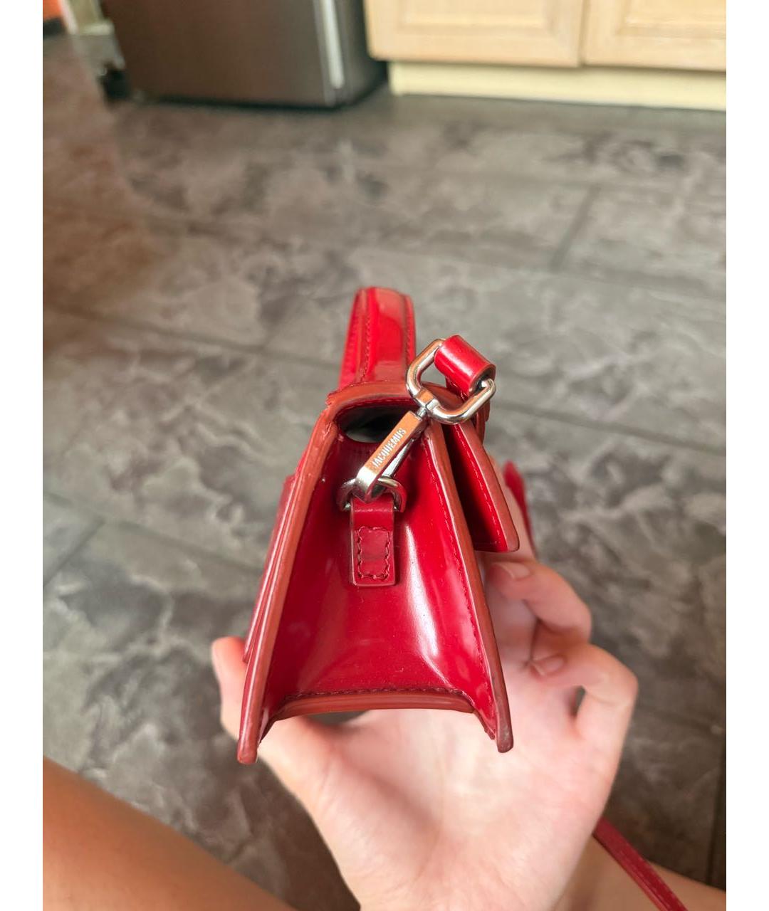 JACQUEMUS Красная сумка с короткими ручками из лакированной кожи, фото 2