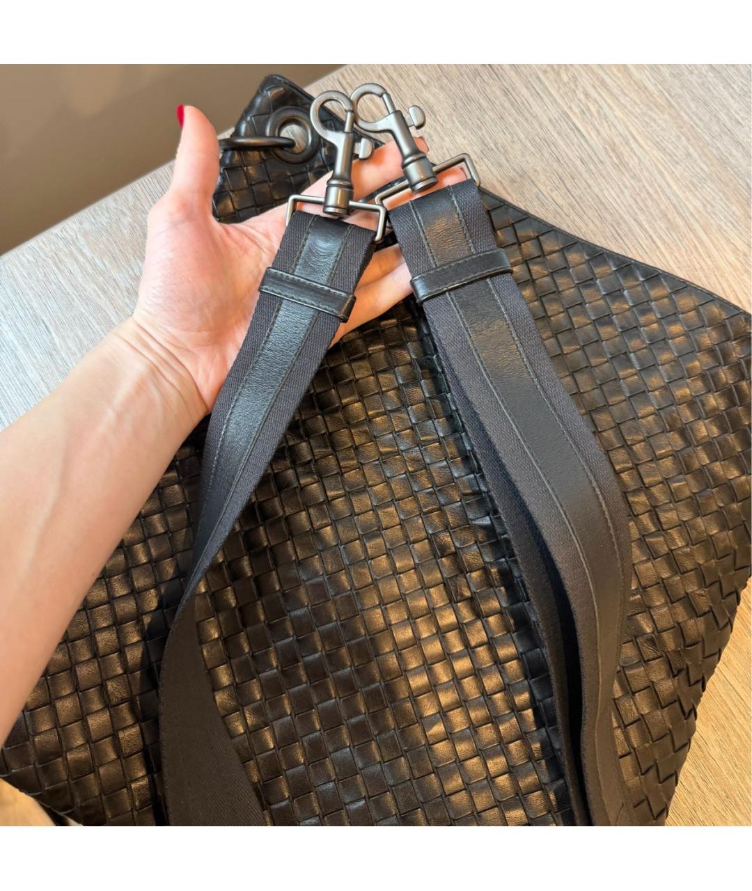 BOTTEGA VENETA Черная кожаная сумка на плечо, фото 4