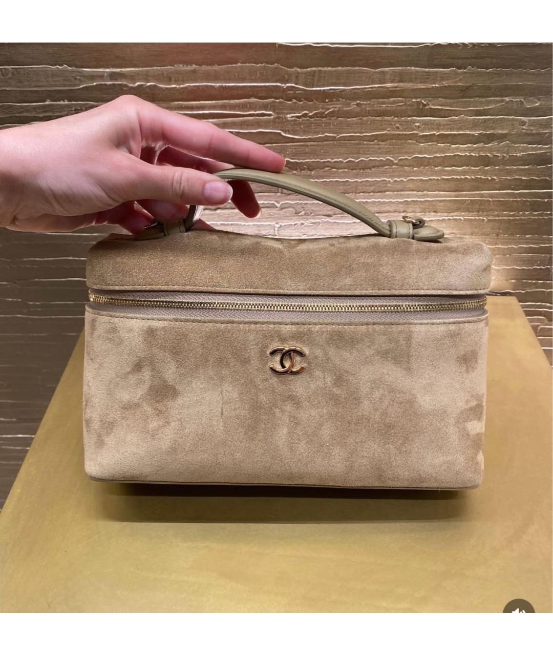 CHANEL Бежевая замшевая сумка через плечо, фото 2