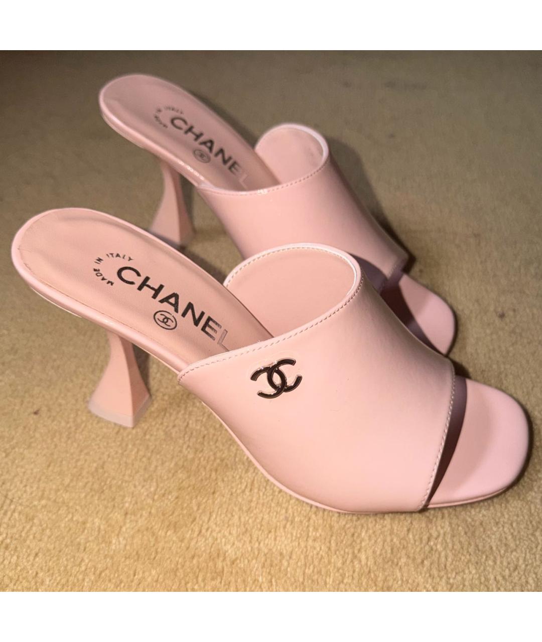 CHANEL Розовые мюли из лакированной кожи, фото 5