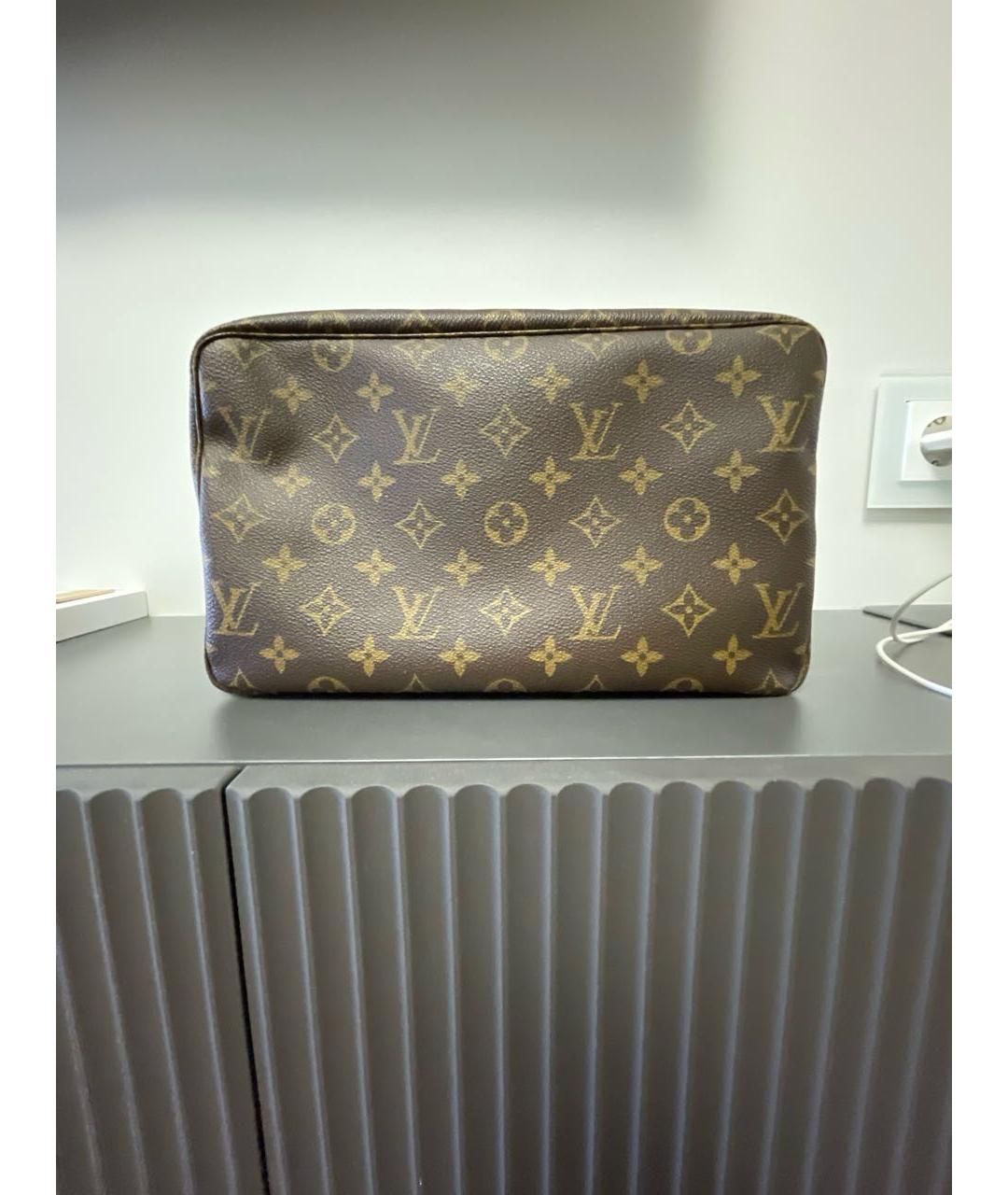 LOUIS VUITTON Коричневая косметичка, фото 5