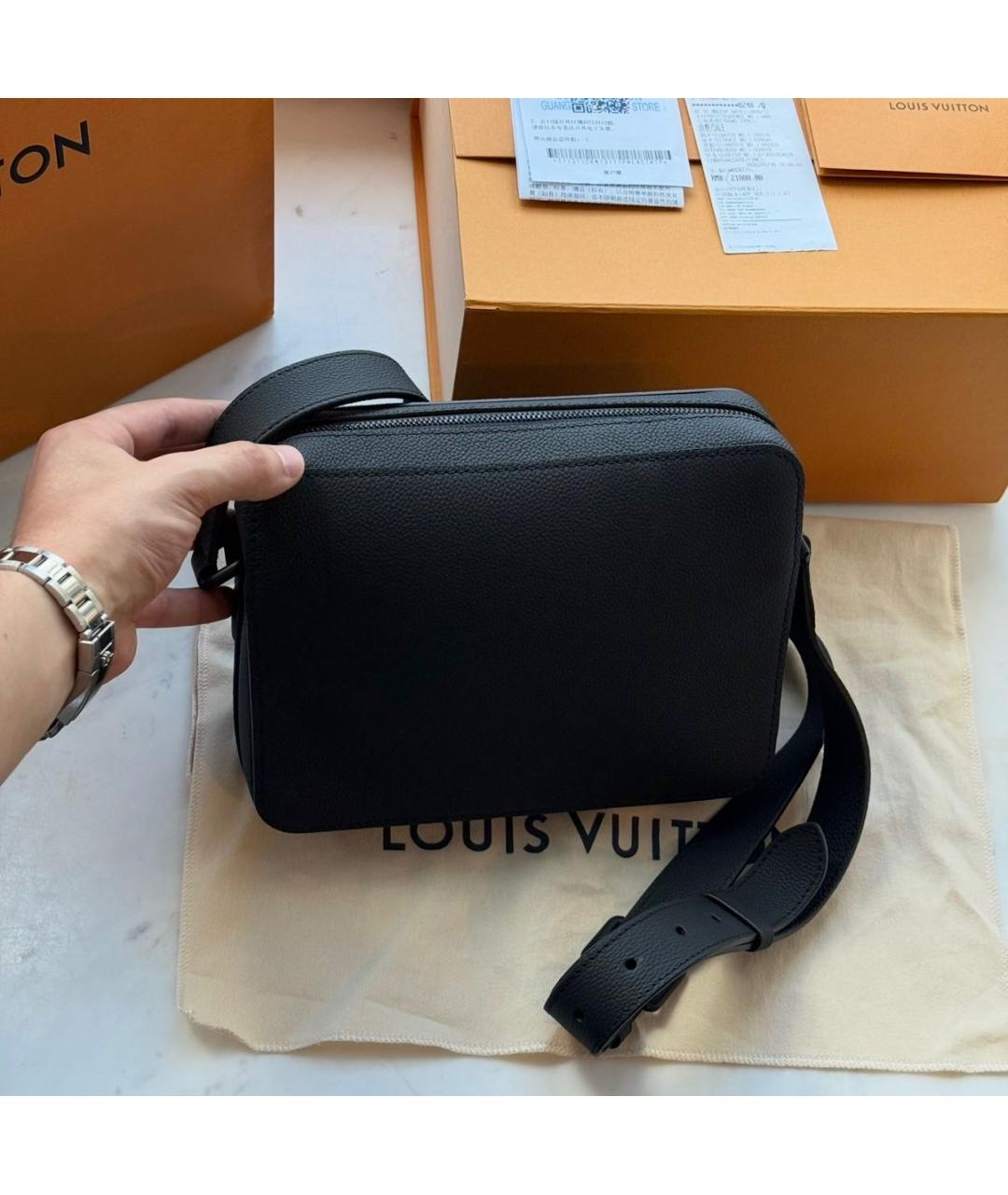 LOUIS VUITTON Черная кожаная сумка на плечо, фото 3