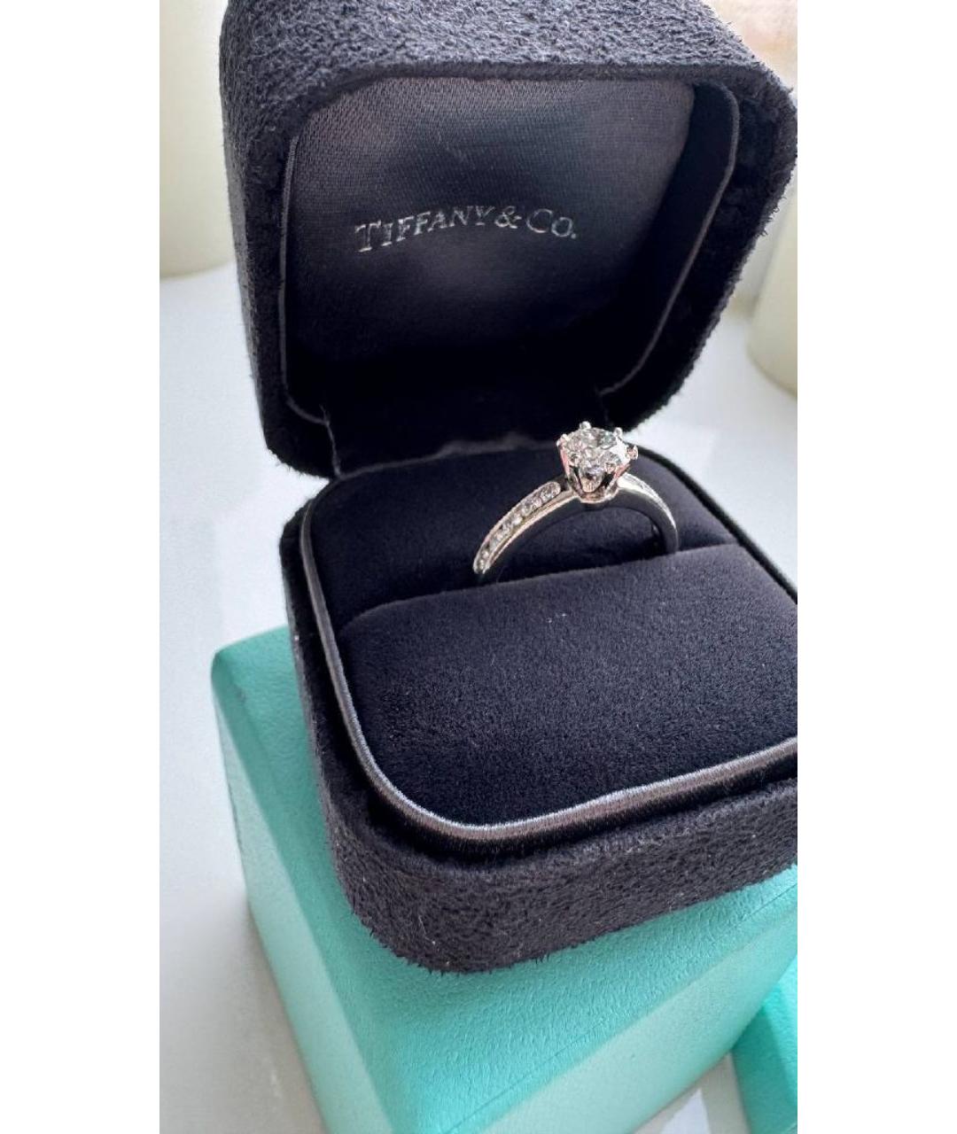 TIFFANY&CO Белое платиновое кольцо, фото 9