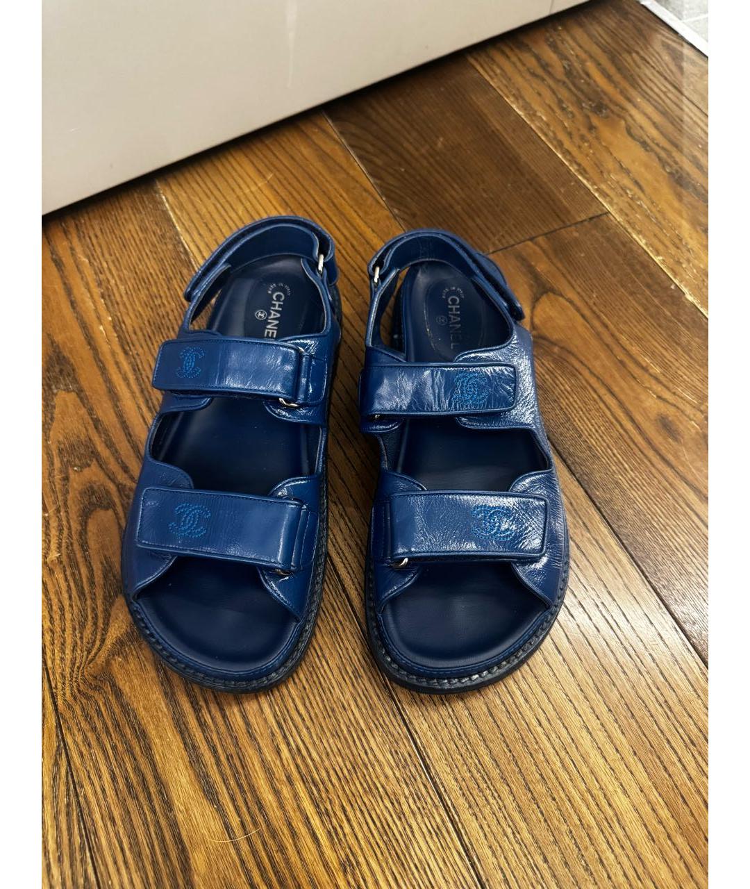 CHANEL Синие кожаные сандалии, фото 2
