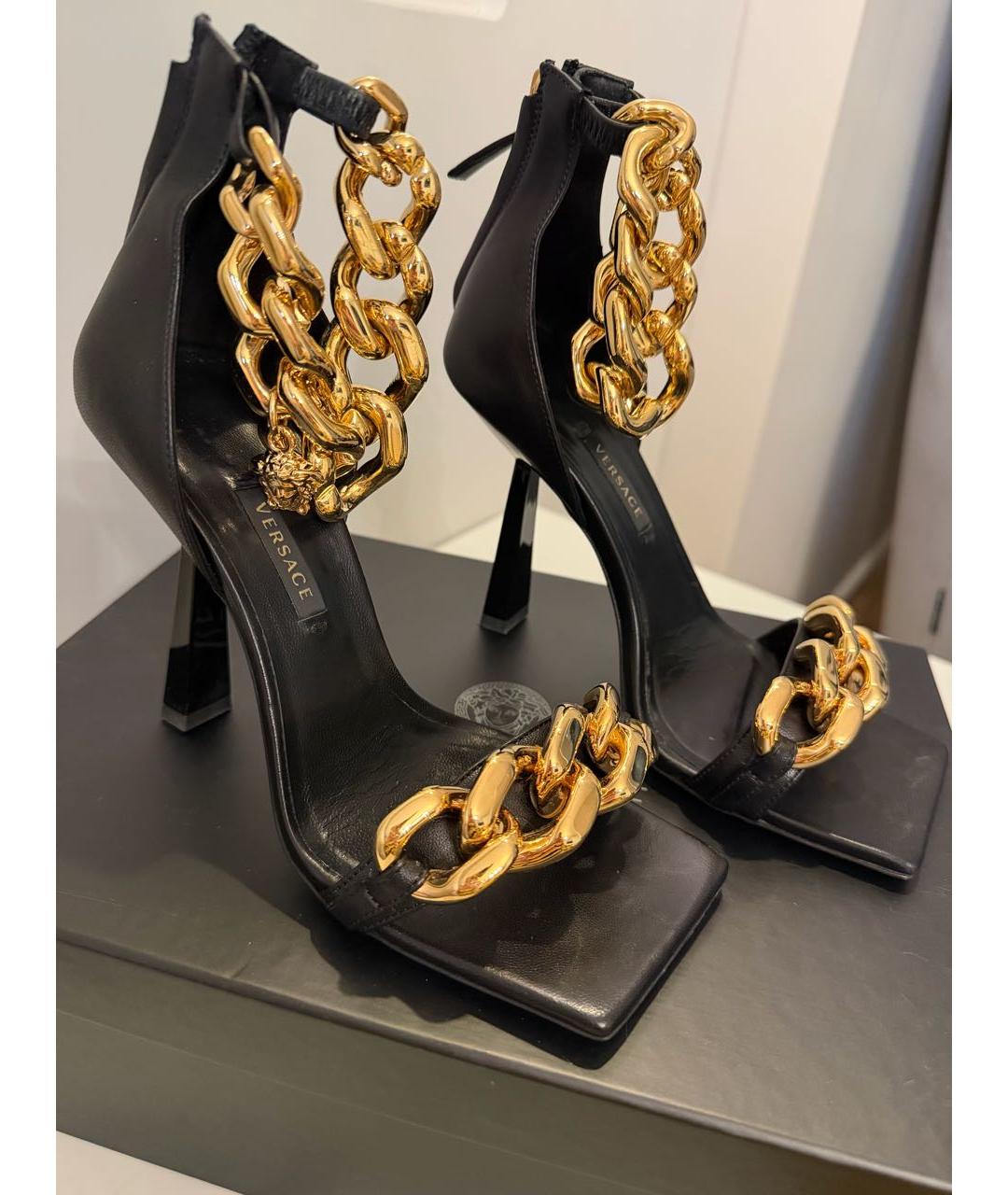 VERSACE Черные кожаные босоножки, фото 5