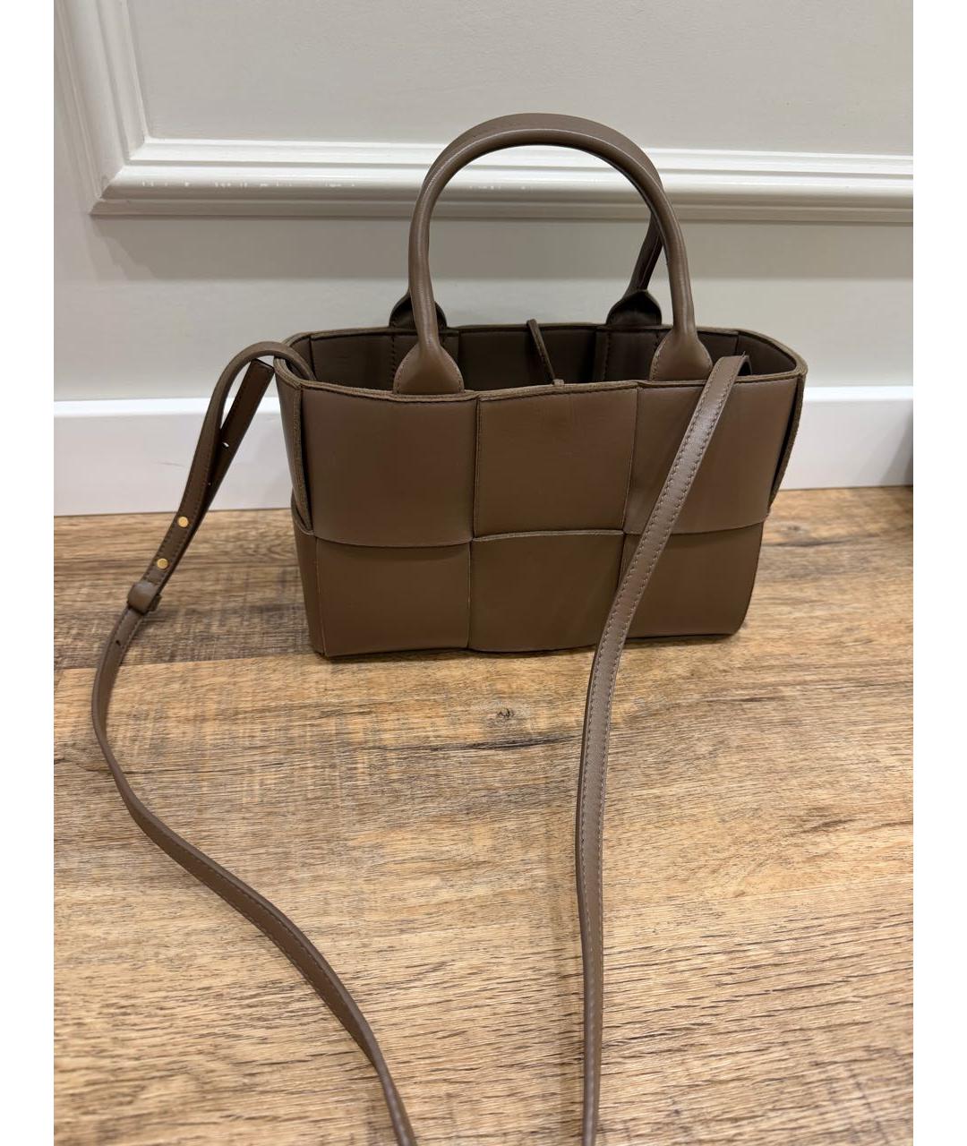BOTTEGA VENETA Коричневая кожаная сумка тоут, фото 4