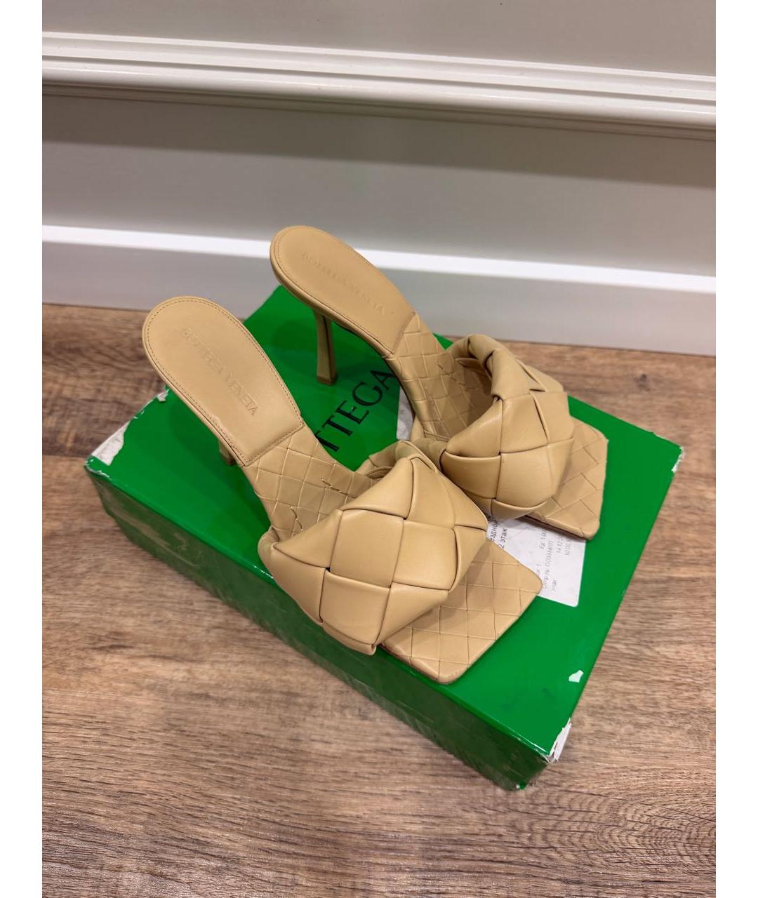 BOTTEGA VENETA Бежевые кожаные мюли, фото 2