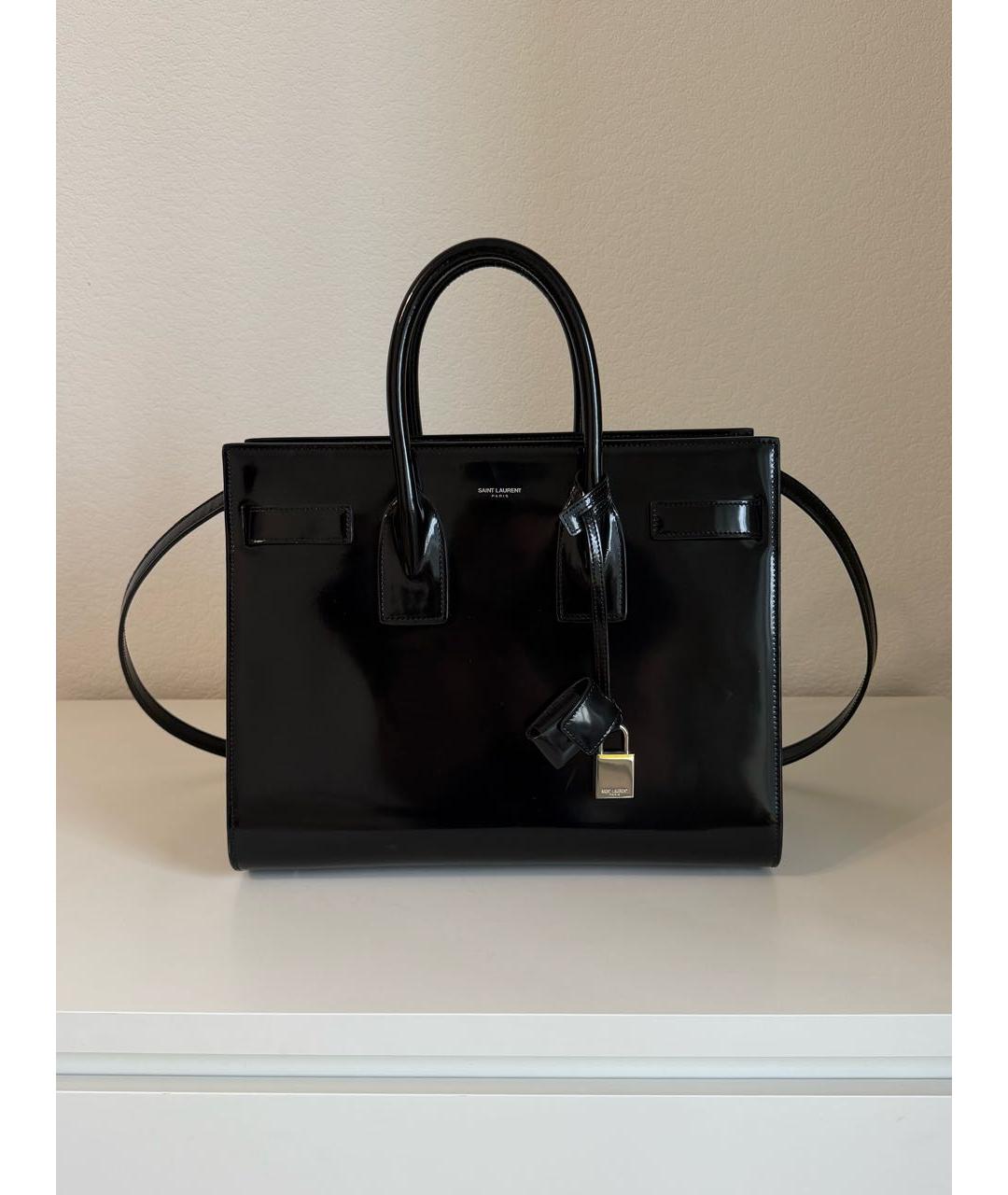 SAINT LAURENT Черная сумка через плечо из лакированной кожи, фото 5