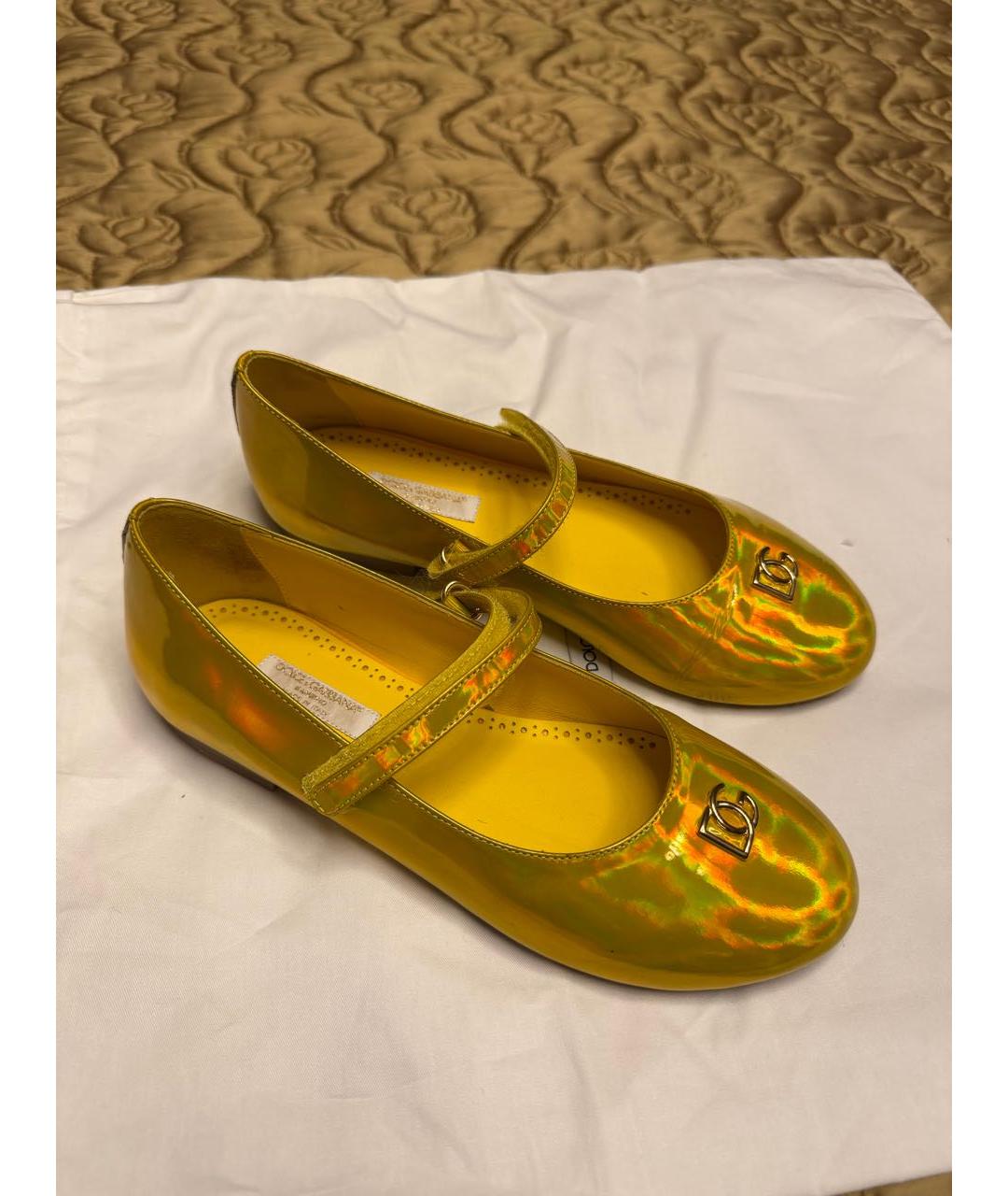 DOLCE & GABBANA KIDS Золотые туфли из лакированной кожи, фото 2