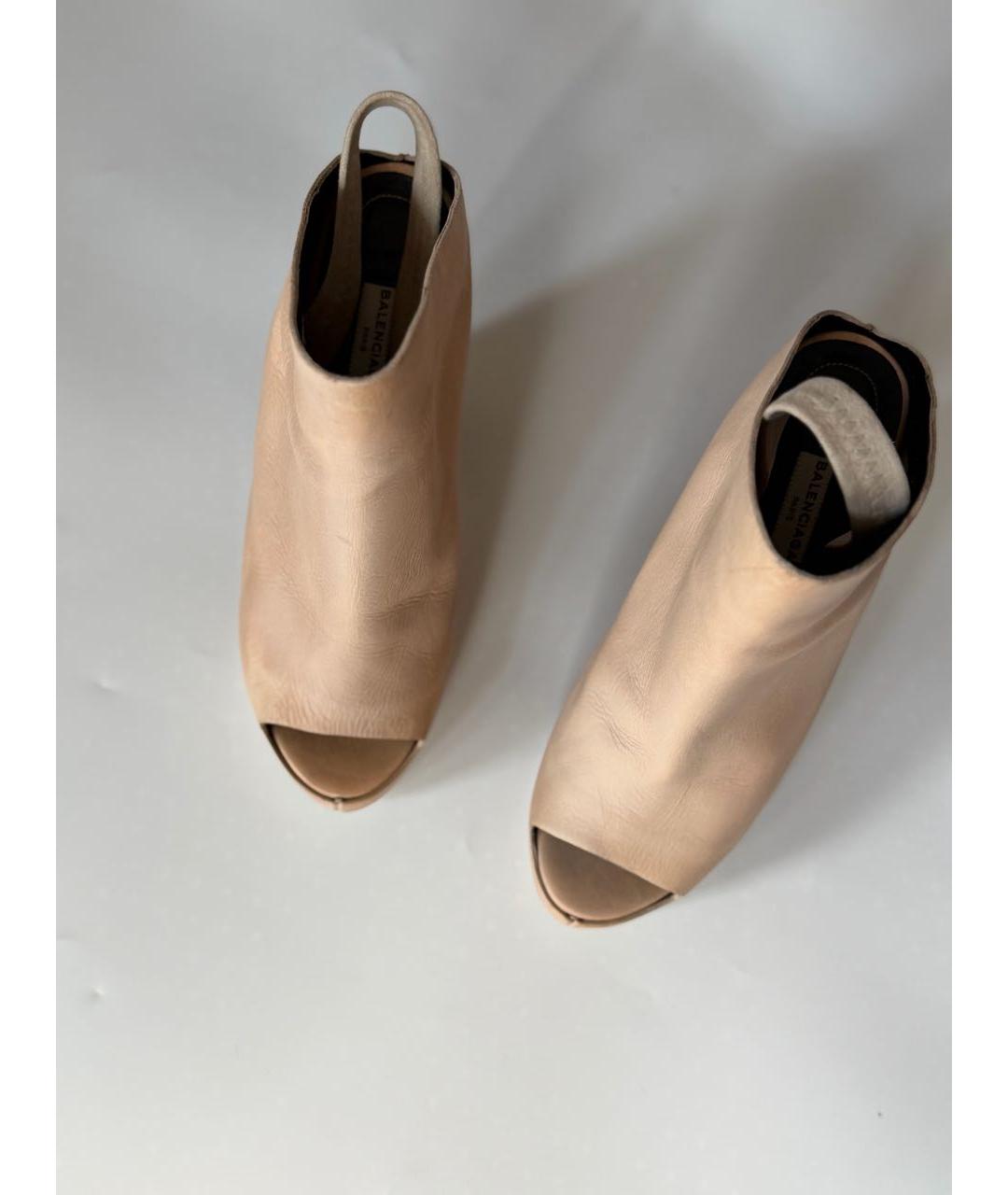 BALENCIAGA Бежевые кожаные босоножки, фото 2
