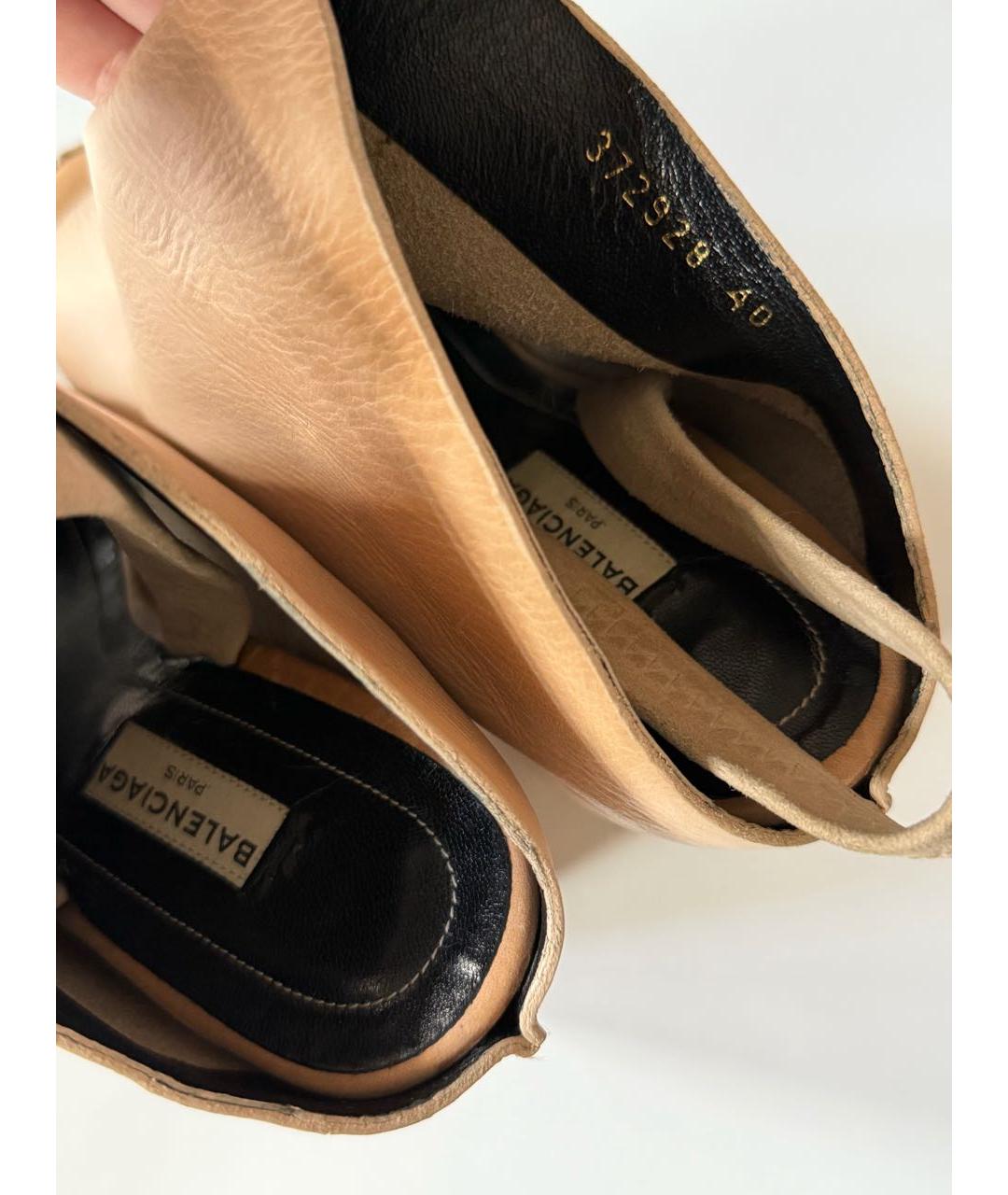 BALENCIAGA Бежевые кожаные босоножки, фото 3