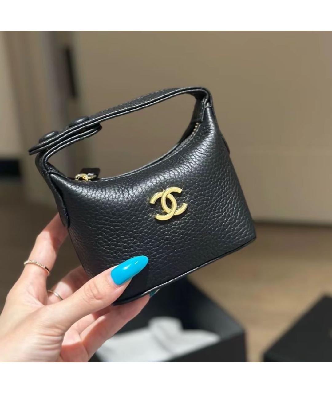 CHANEL Черная кожаная сумка с короткими ручками, фото 3