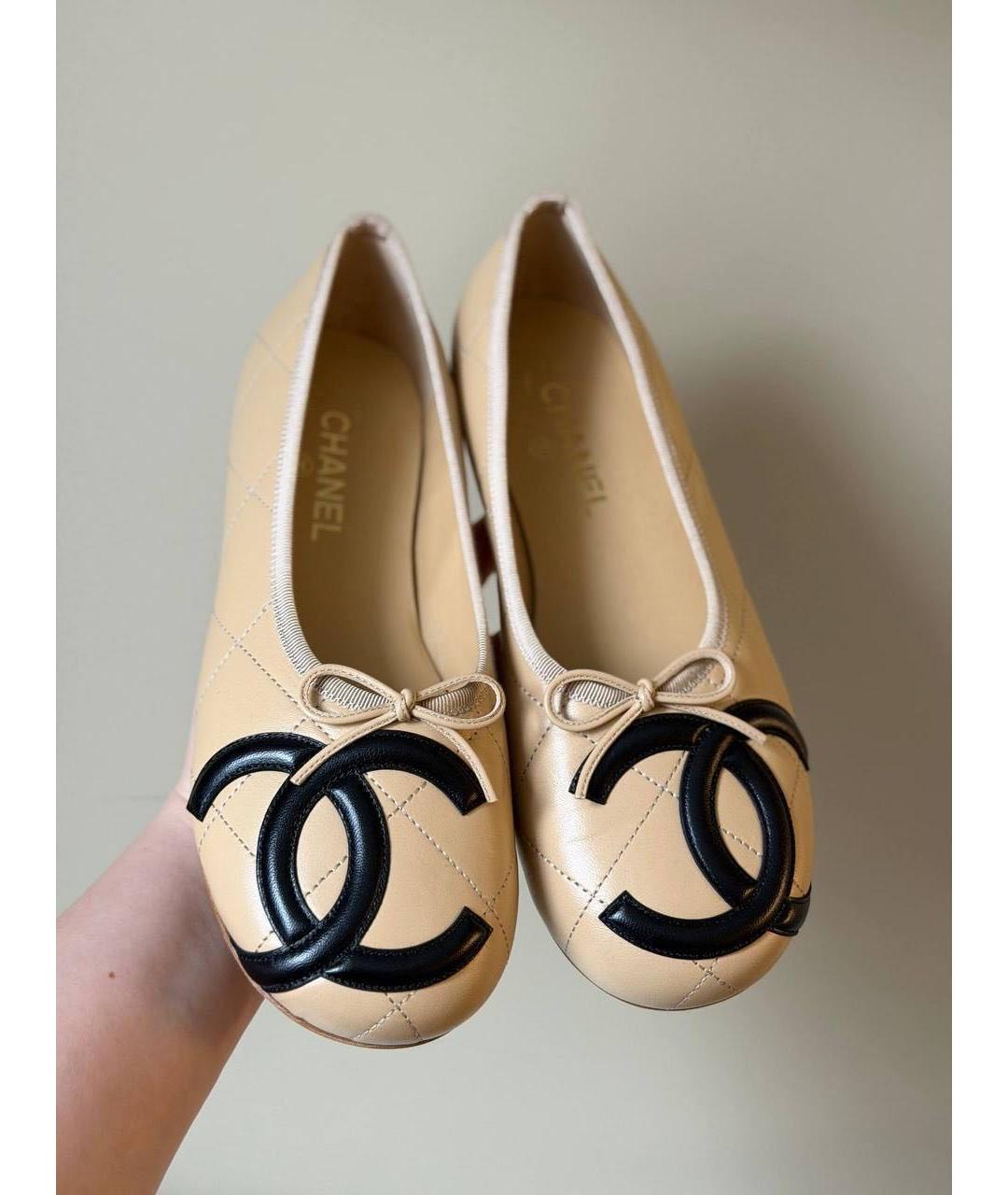 CHANEL Бежевые кожаные балетки, фото 5